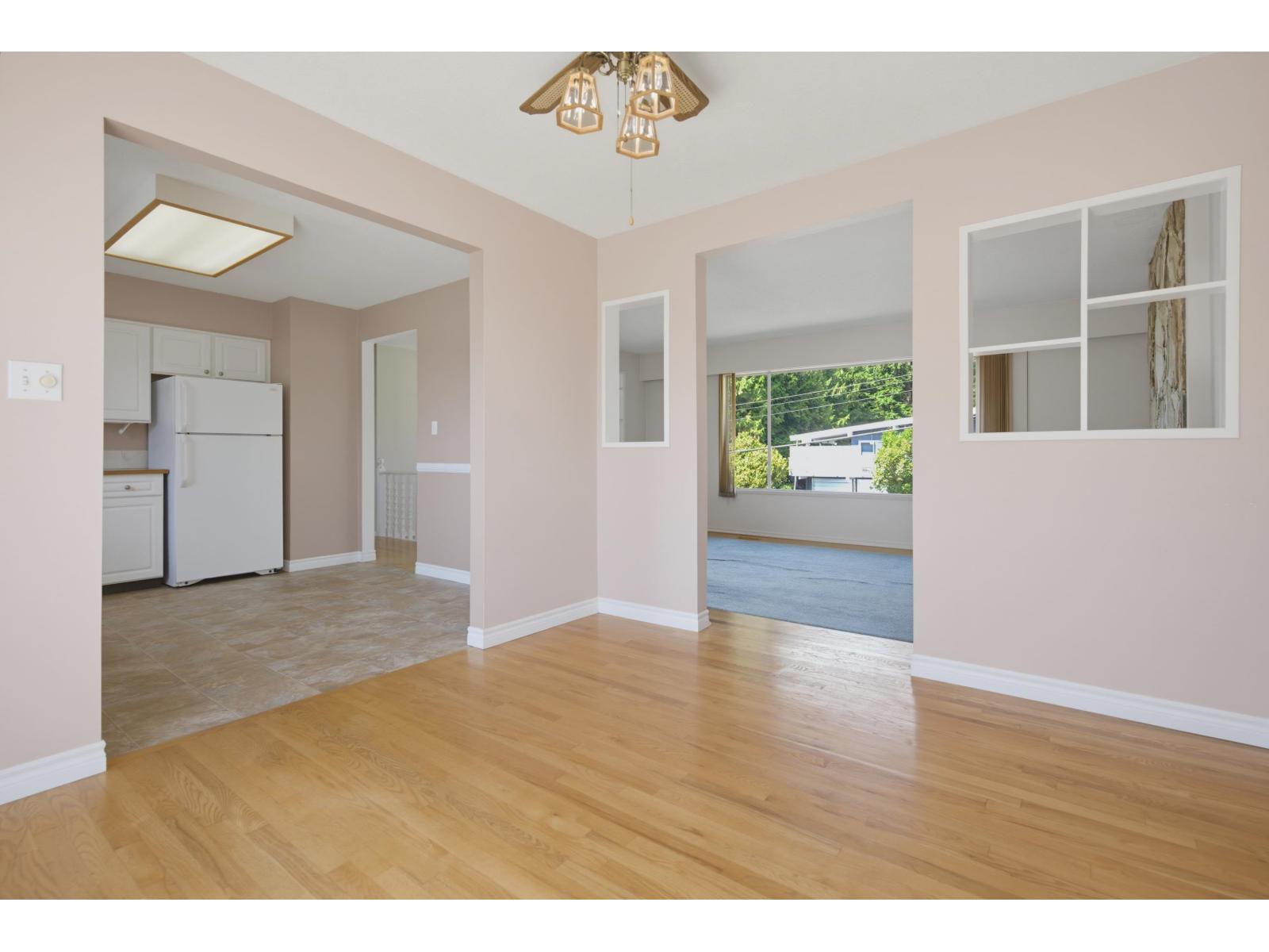 32659 Willingdon Crescent Property Photo 11
