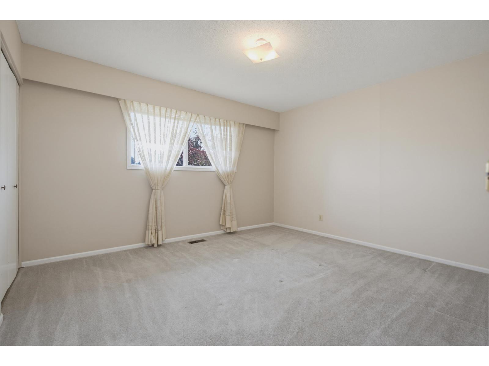 32659 Willingdon Crescent Property Photo 17