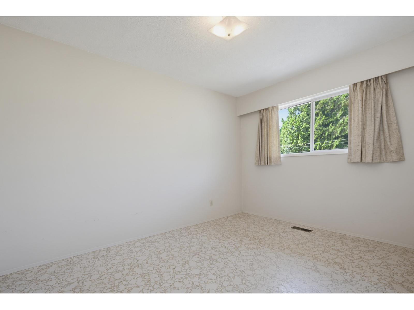 32659 Willingdon Crescent Property Photo 22