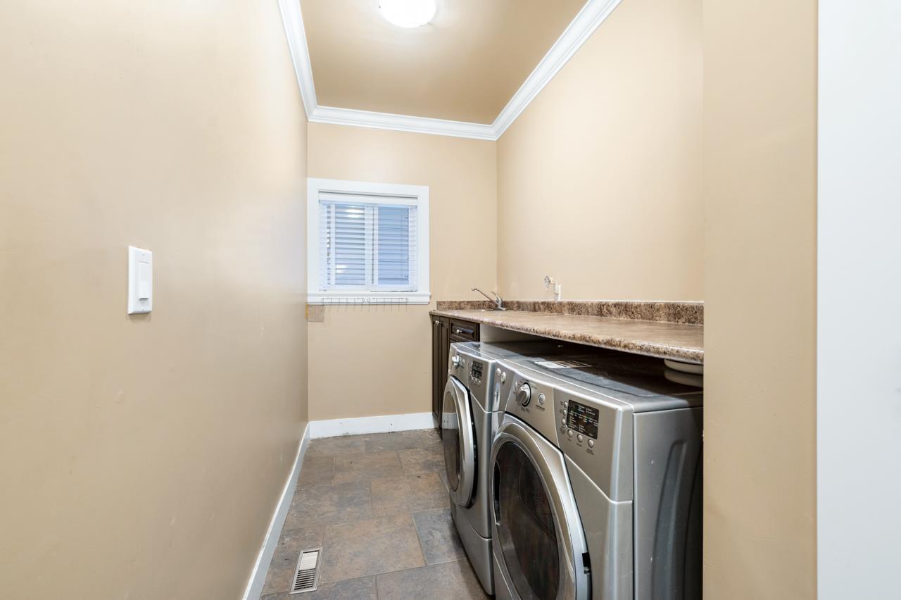 16334 25 Avenue Property Photo 12