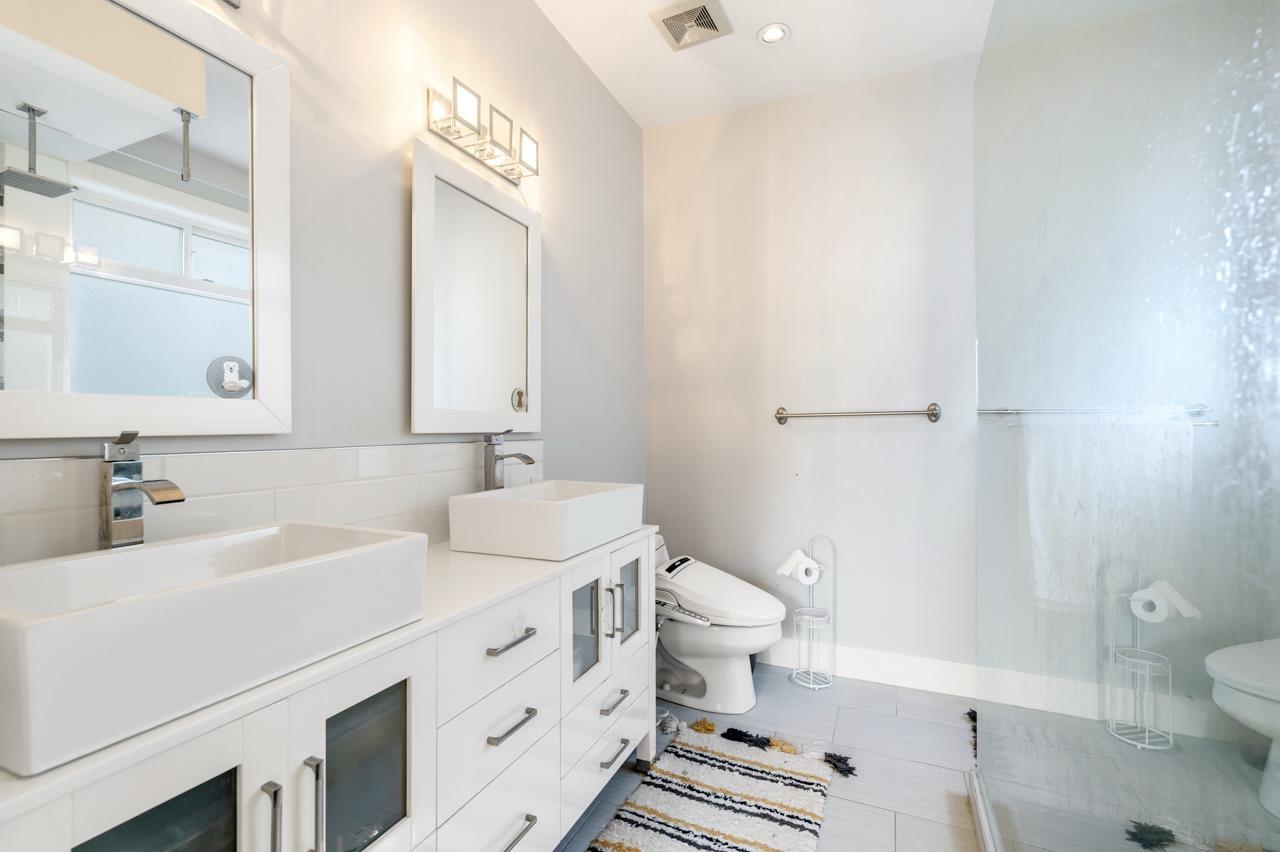 16334 25 Avenue Property Photo 14