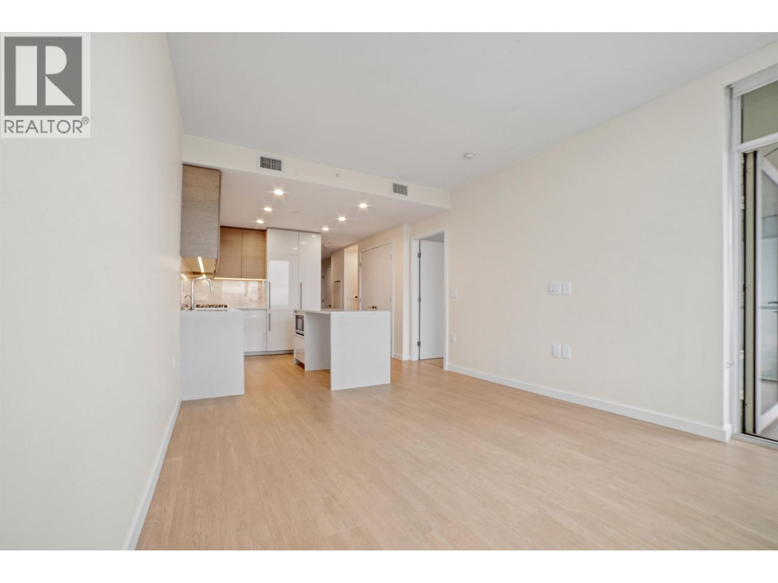 1804 2186 Gilmore Avenue Property Photo 2