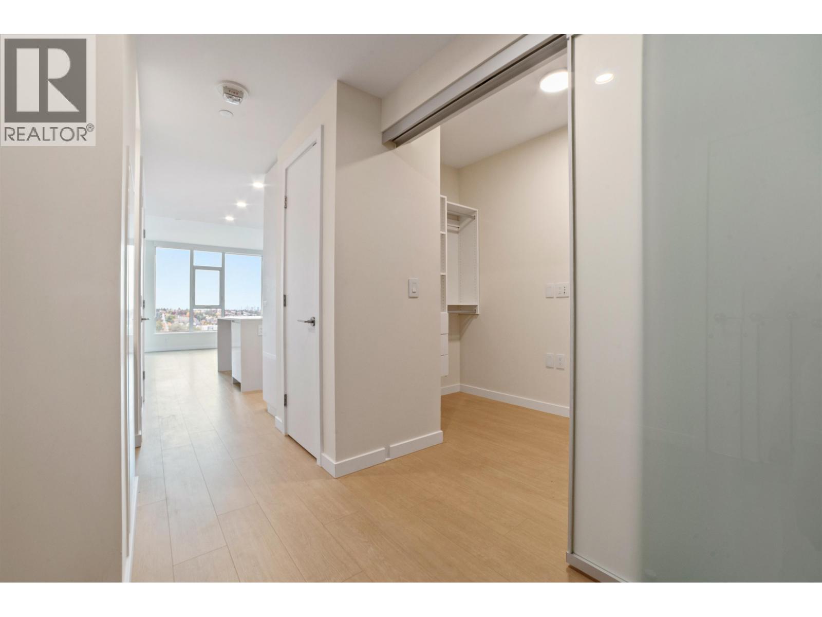 1804 2186 Gilmore Avenue Property Photo 9