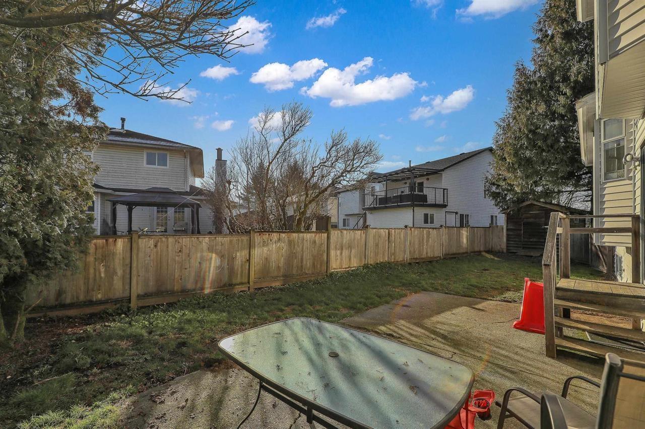 15662 91a Avenue Property Photo 7