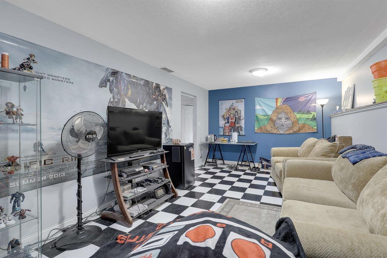 15662 91a Avenue Property Photo 33