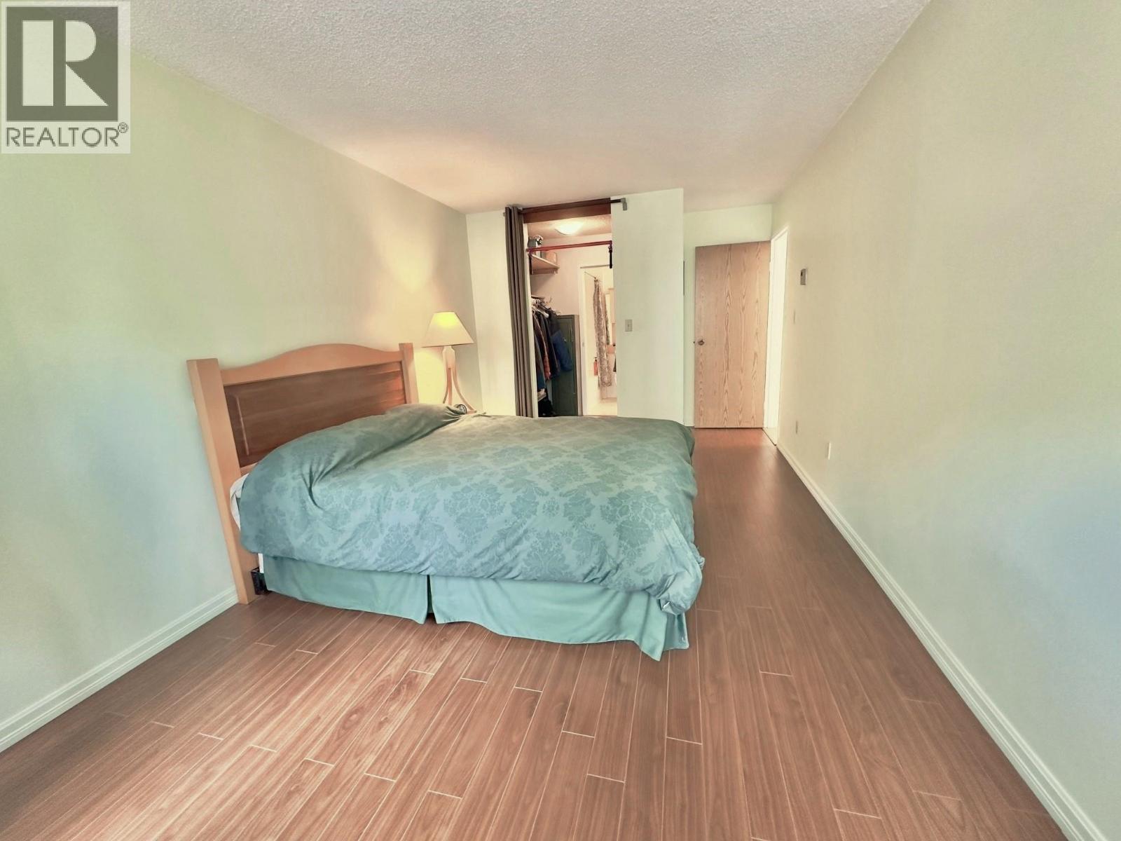 303 9890 Manchester Drive Property Photo 20