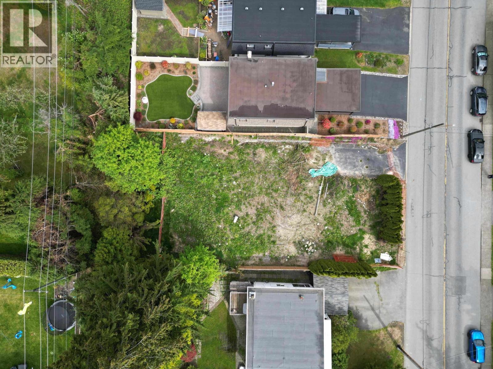 946 Montroyal Boulevard Property Photo 3