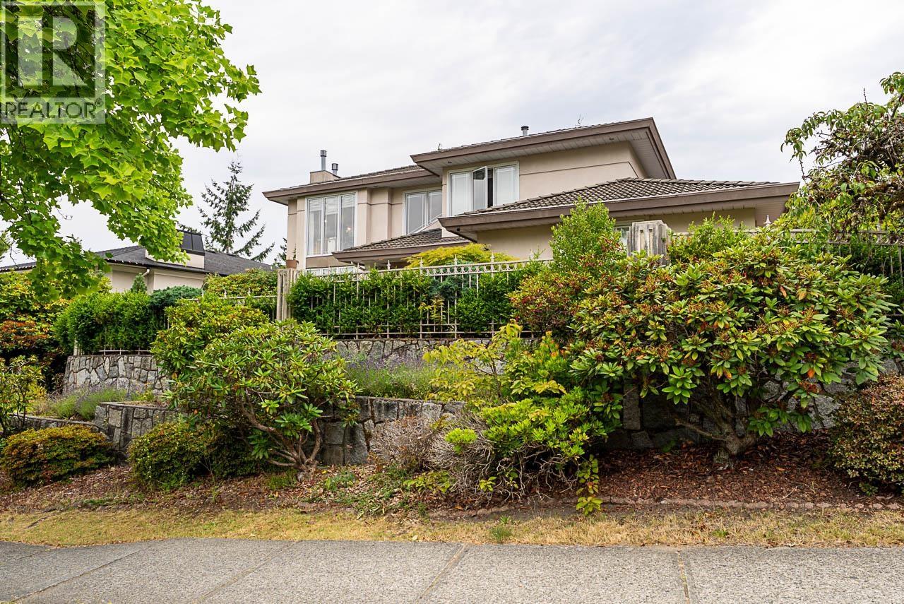 1548 PARKWAY BOULEVARD Property Photo 1