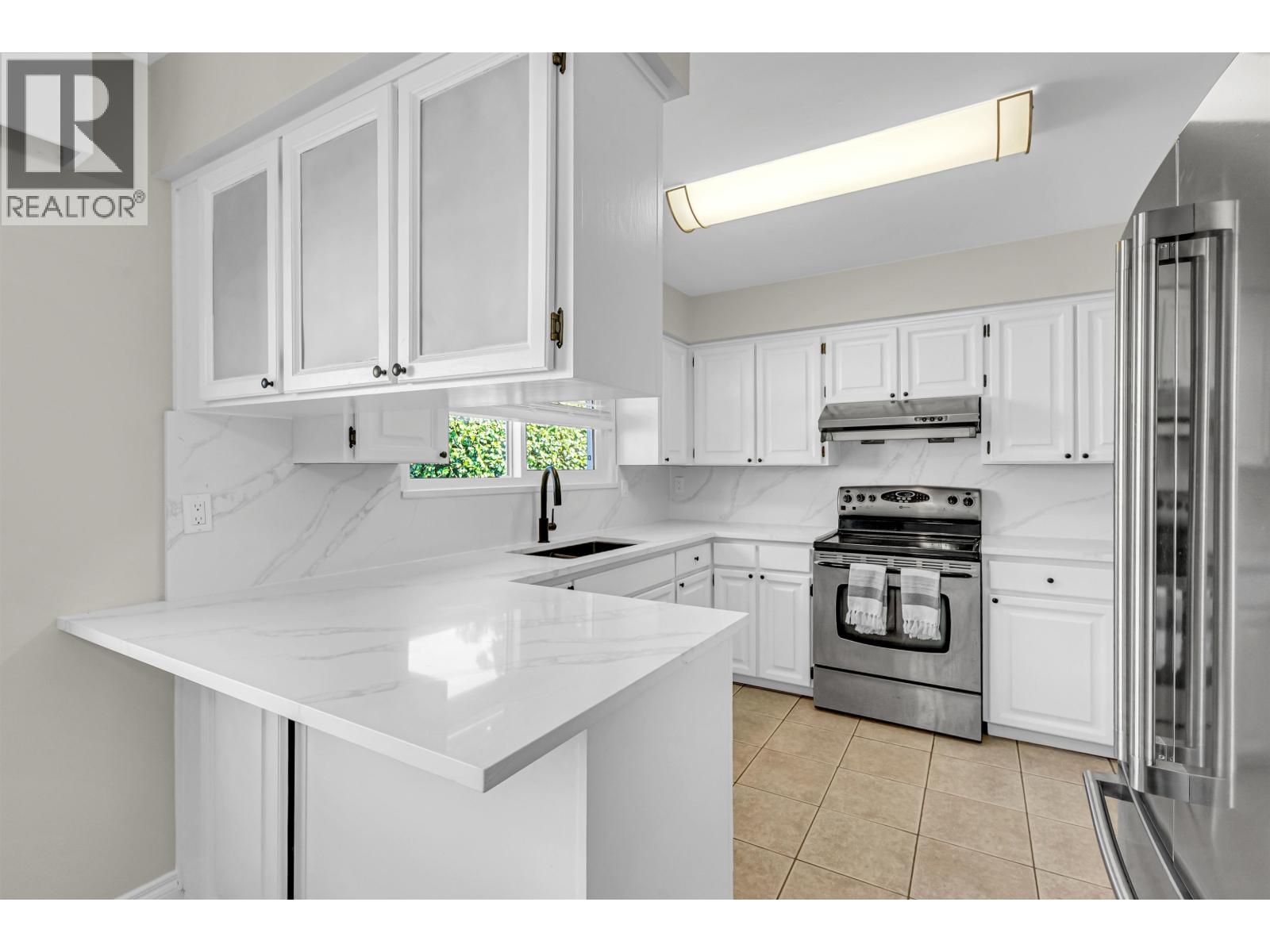 7347 Queenston Court Property Photo 8