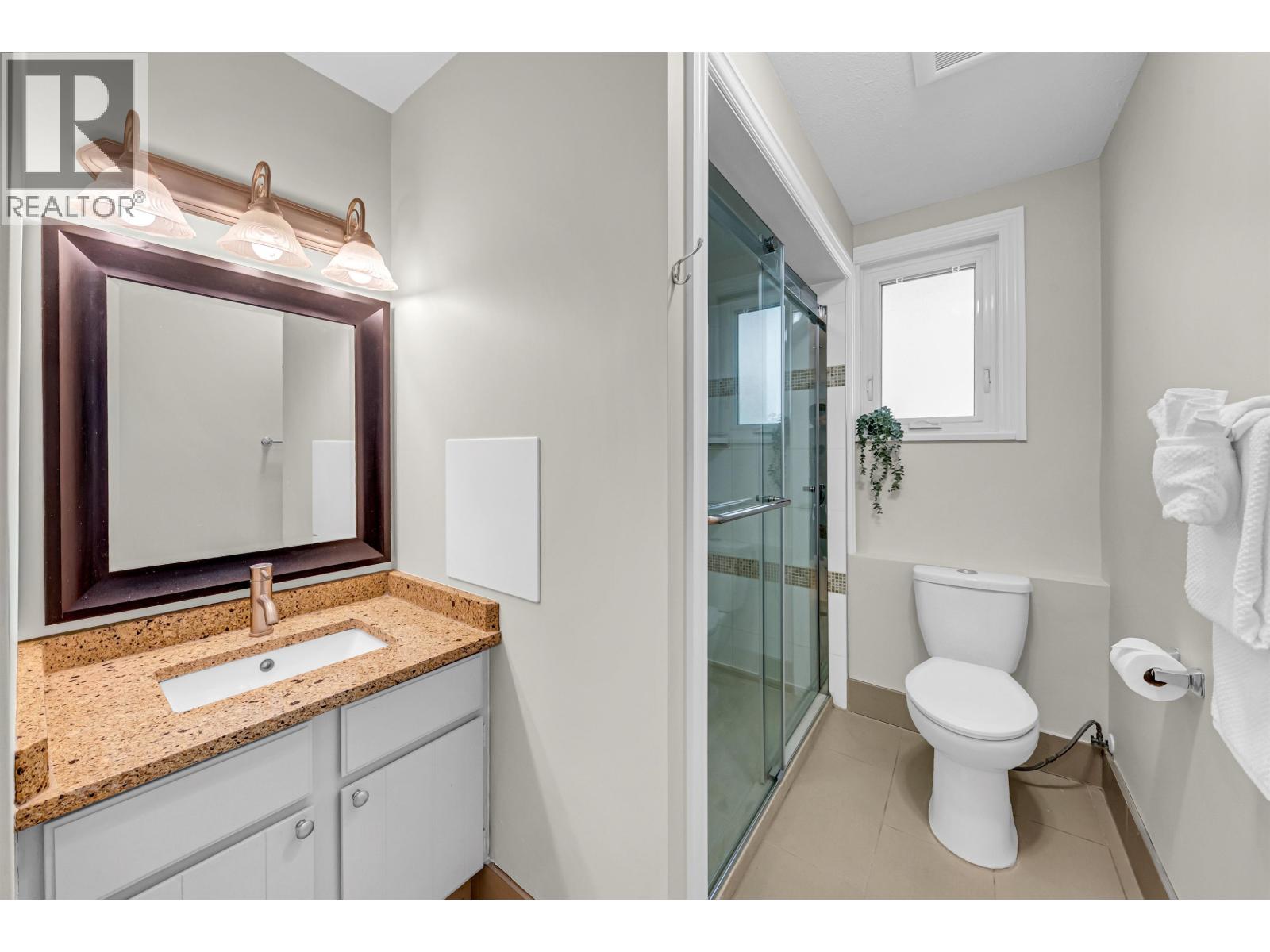7347 Queenston Court Property Photo 26