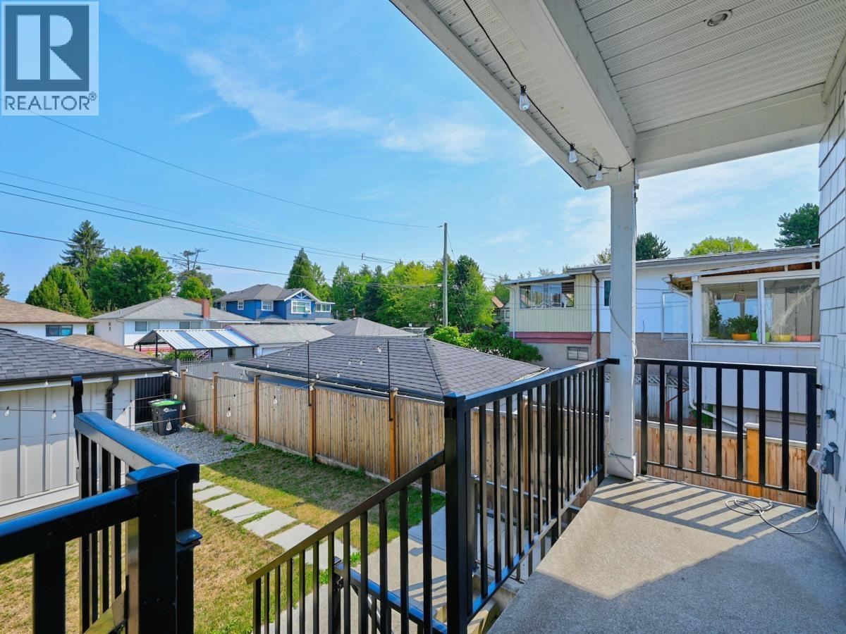 2977 E 42nd Avenue Property Photo 6