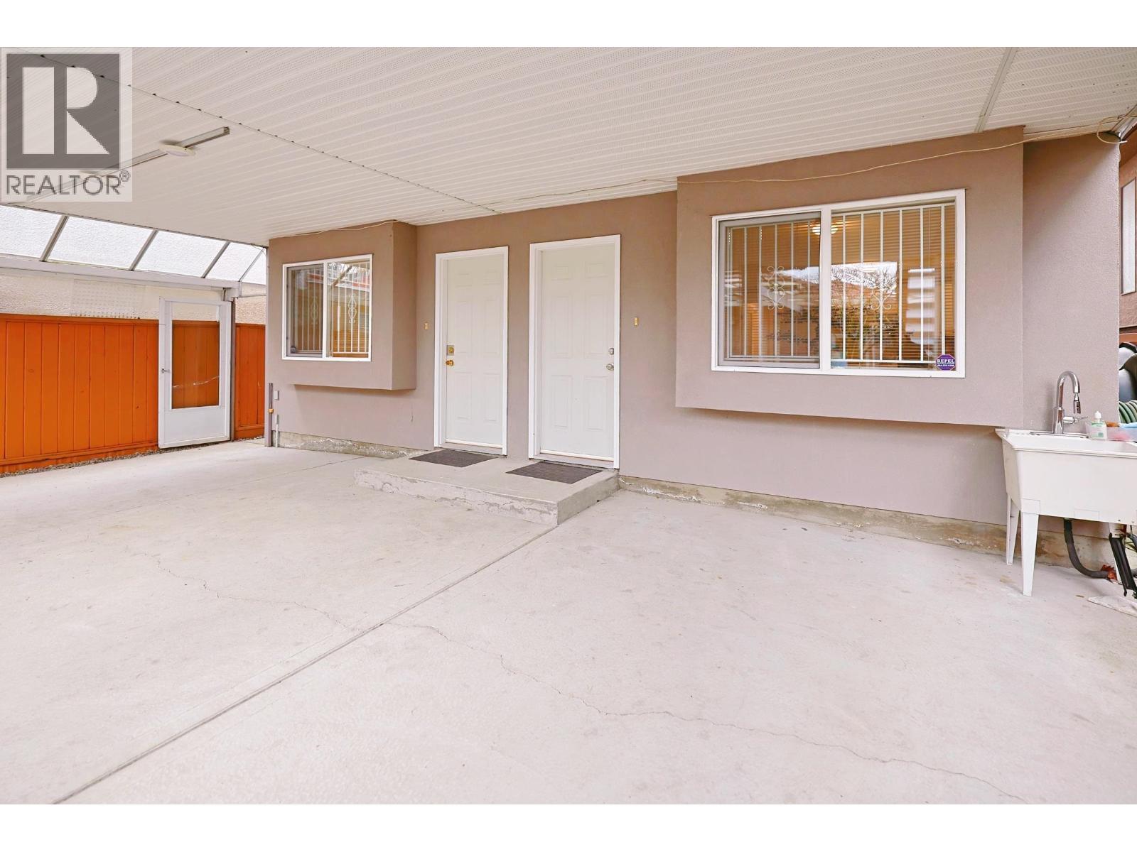 6915 Dumfries Street Property Photo 2