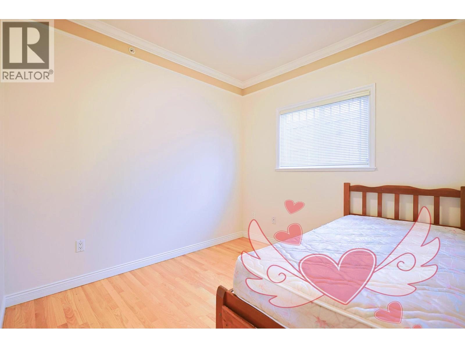 6915 Dumfries Street Property Photo 14