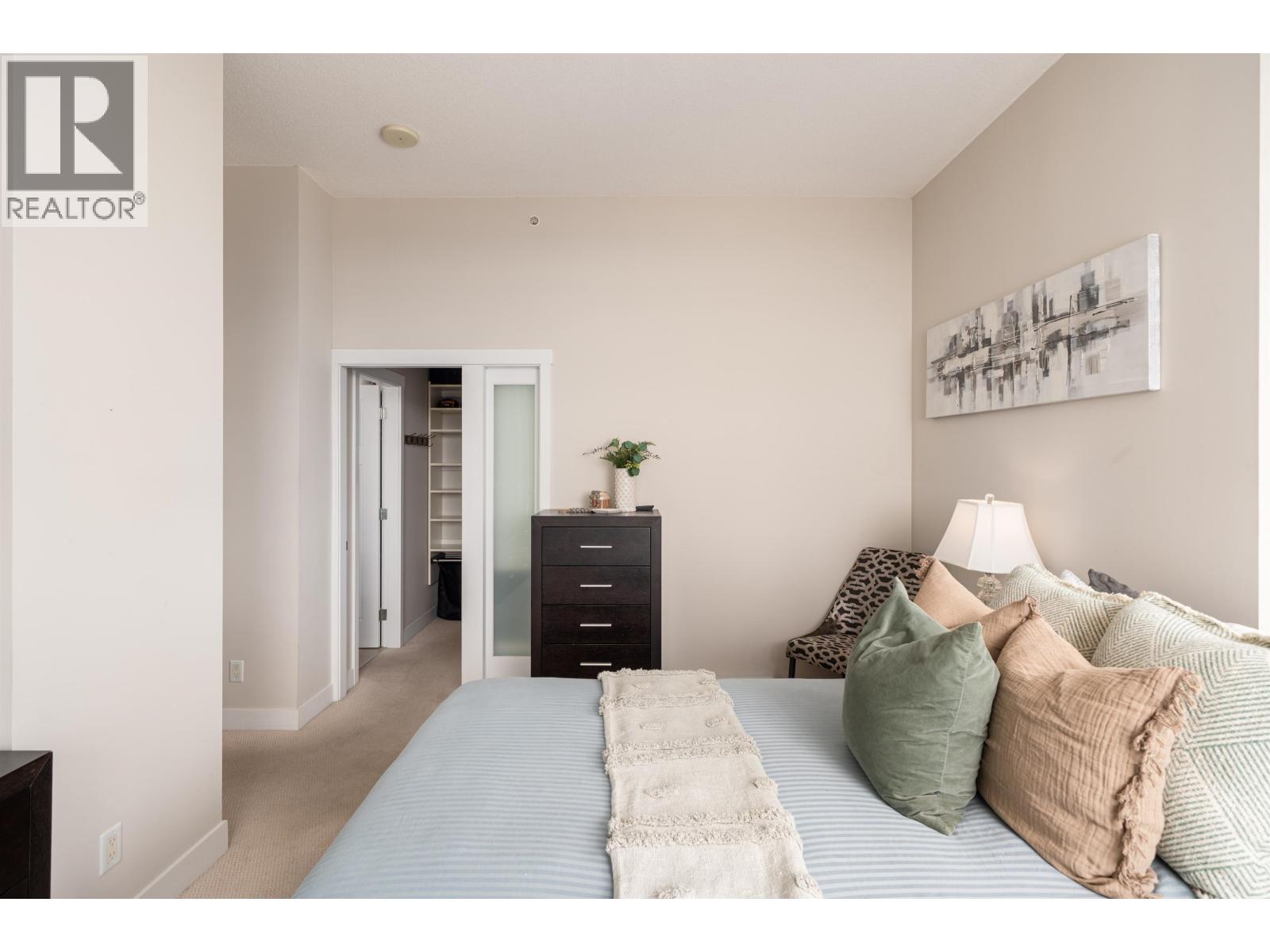 3401 2968 Glen Drive Property Photo 12