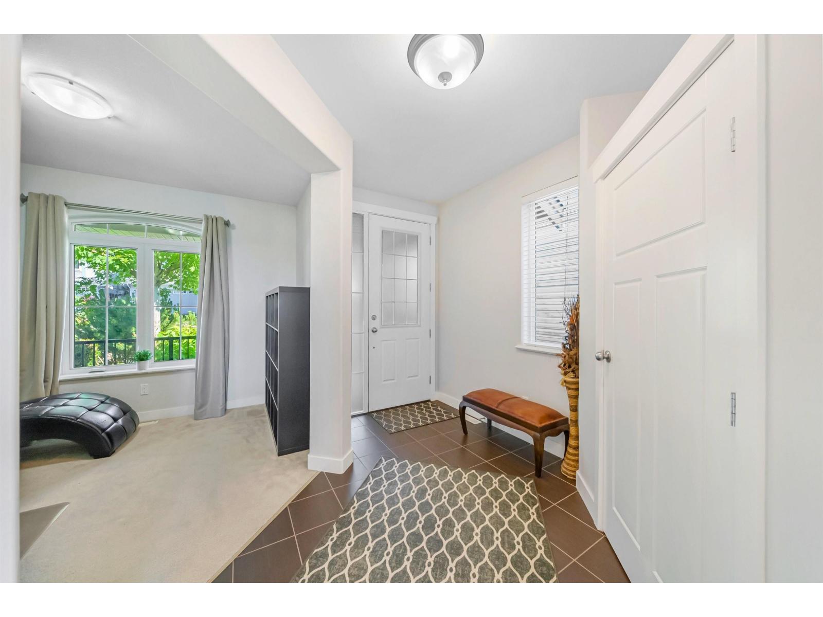 7037 178 Street Property Photo 2