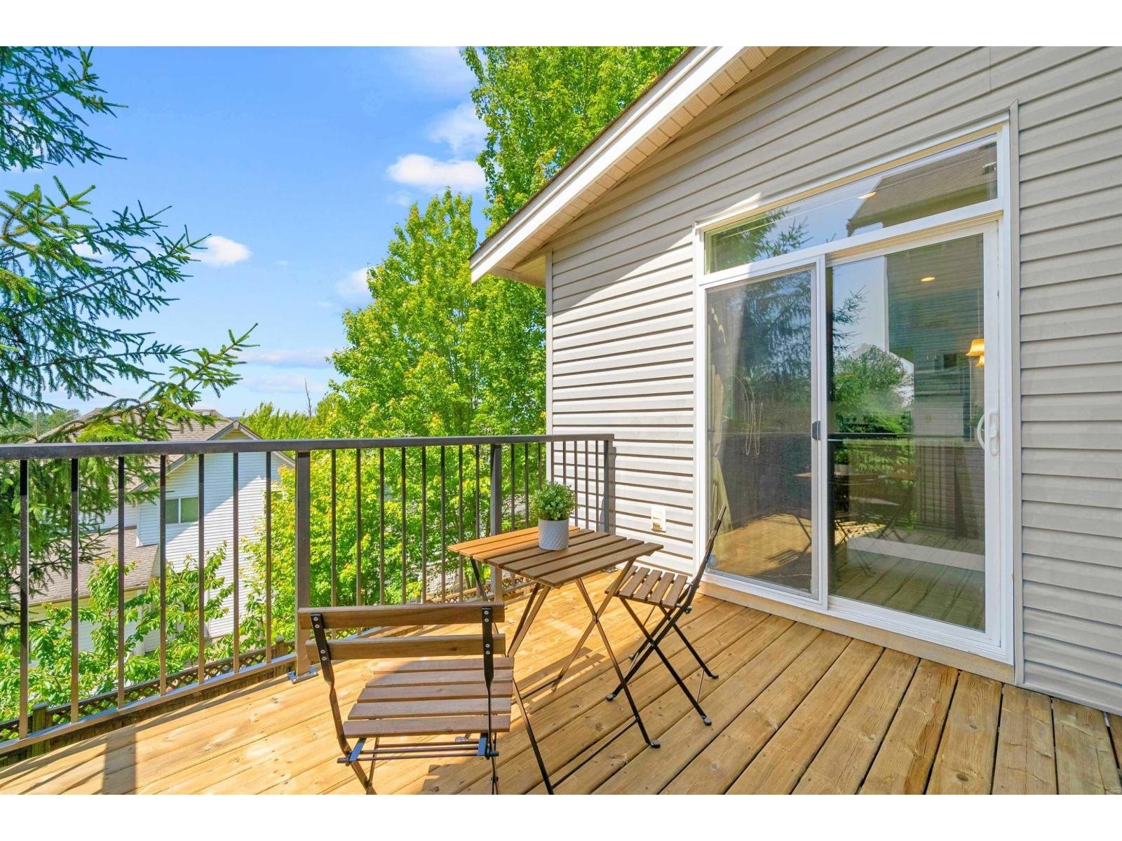 7037 178 Street Property Photo 14