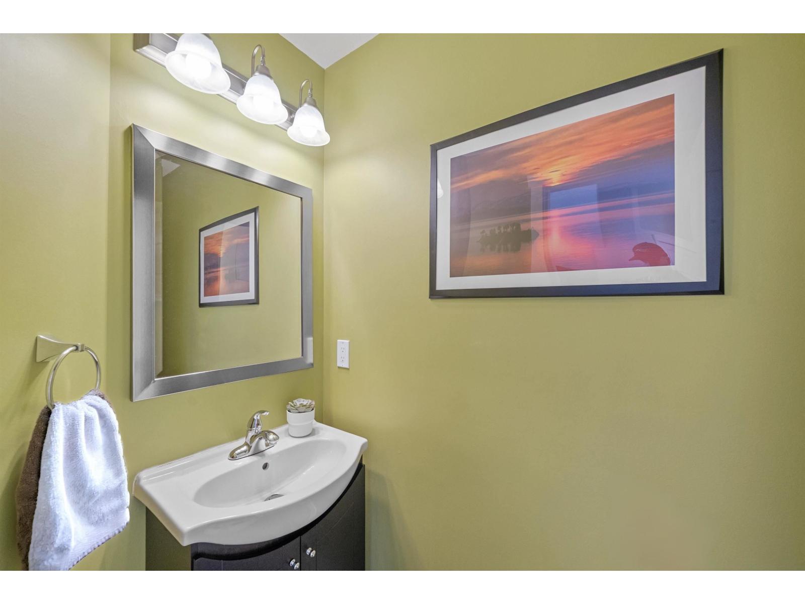 7037 178 Street Property Photo 15