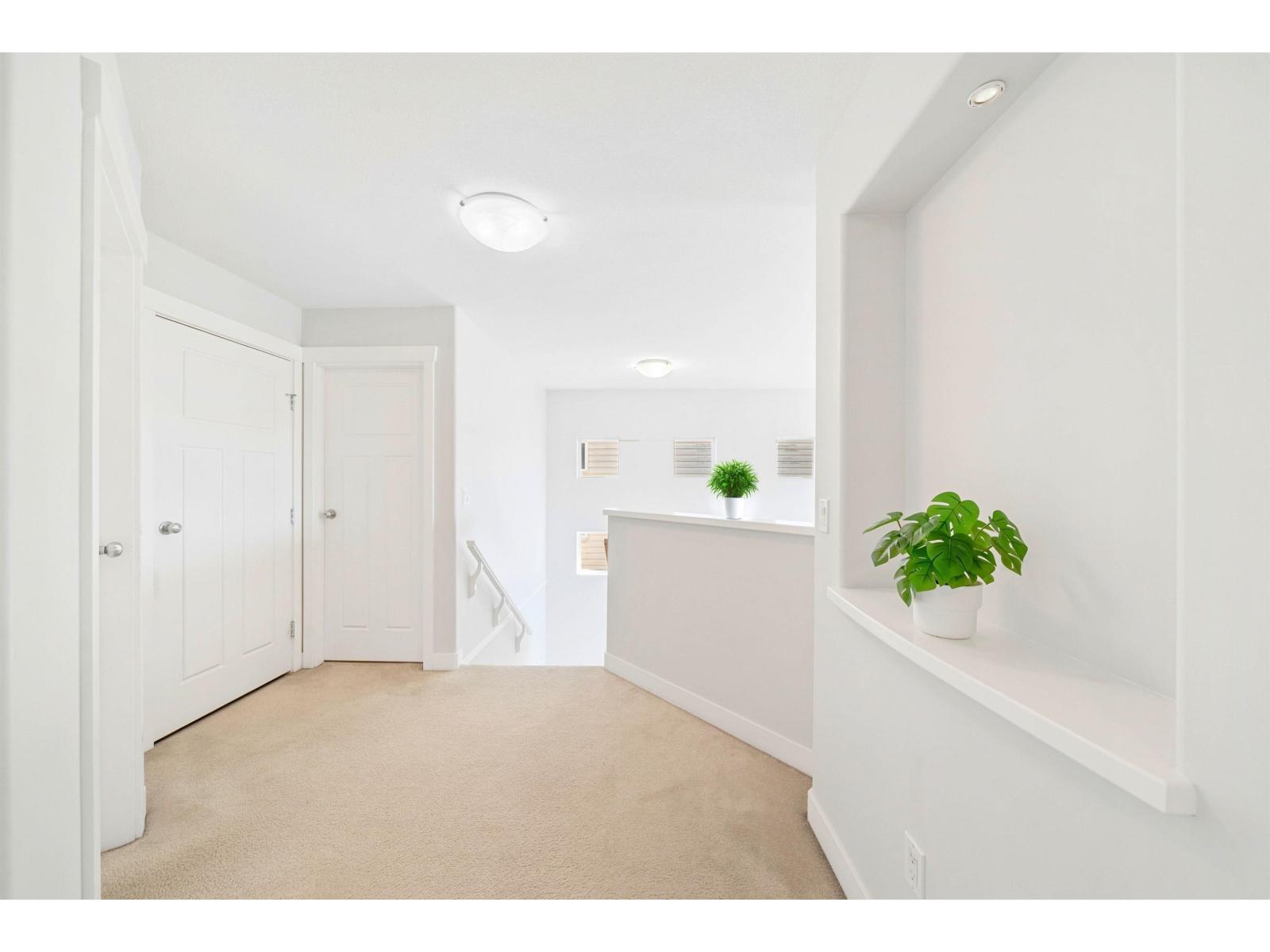 7037 178 Street Property Photo 17