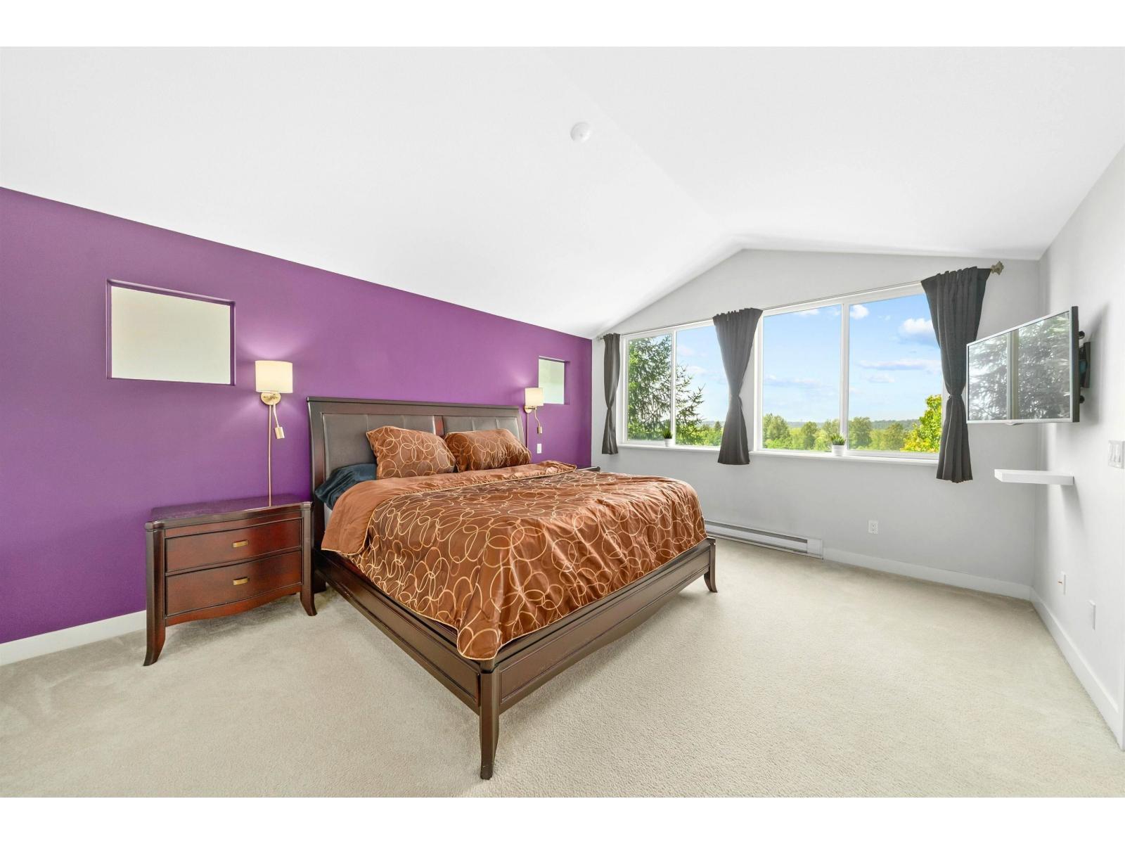 7037 178 Street Property Photo 18