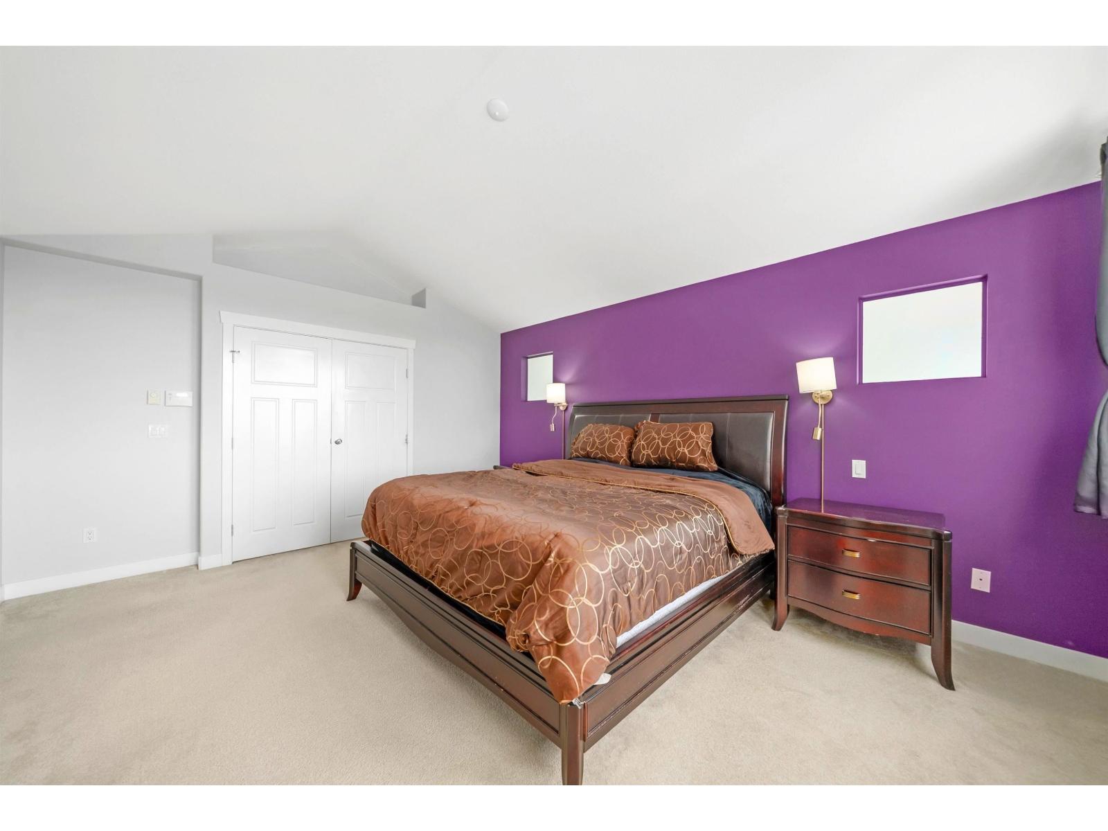 7037 178 Street Property Photo 19