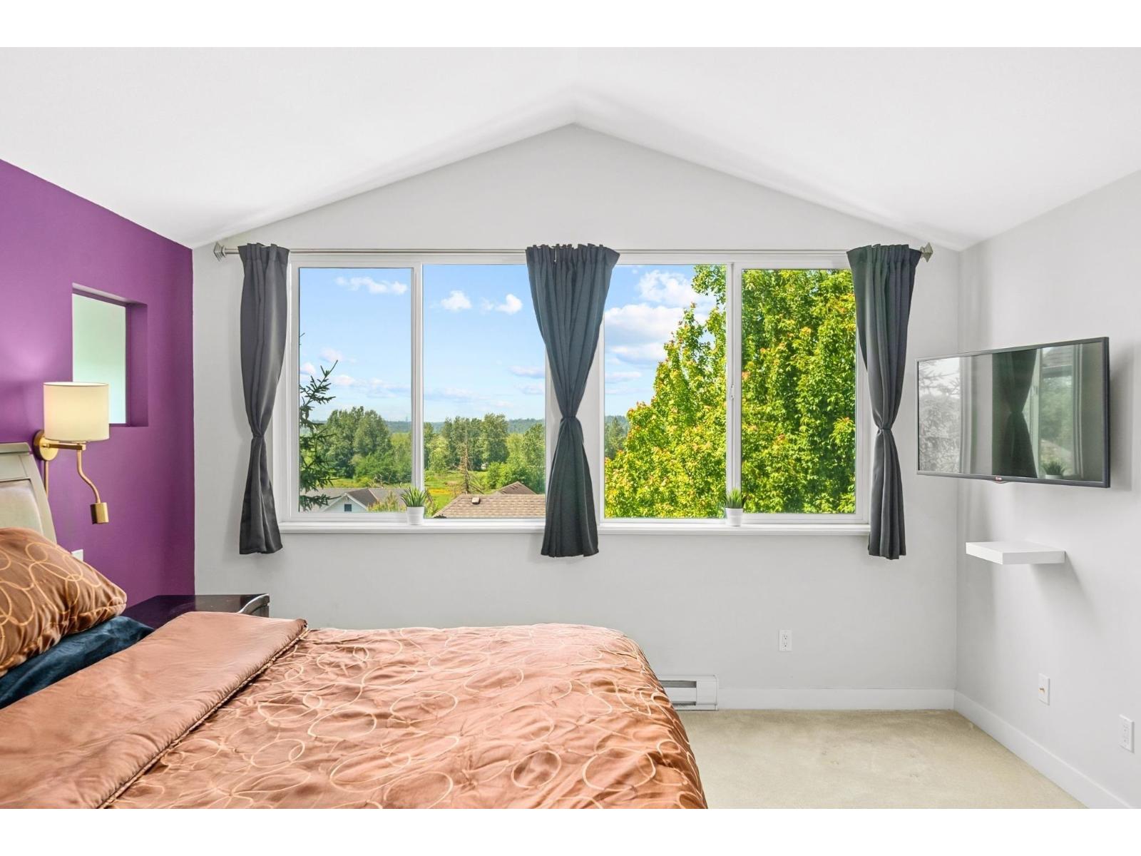 7037 178 Street Property Photo 20
