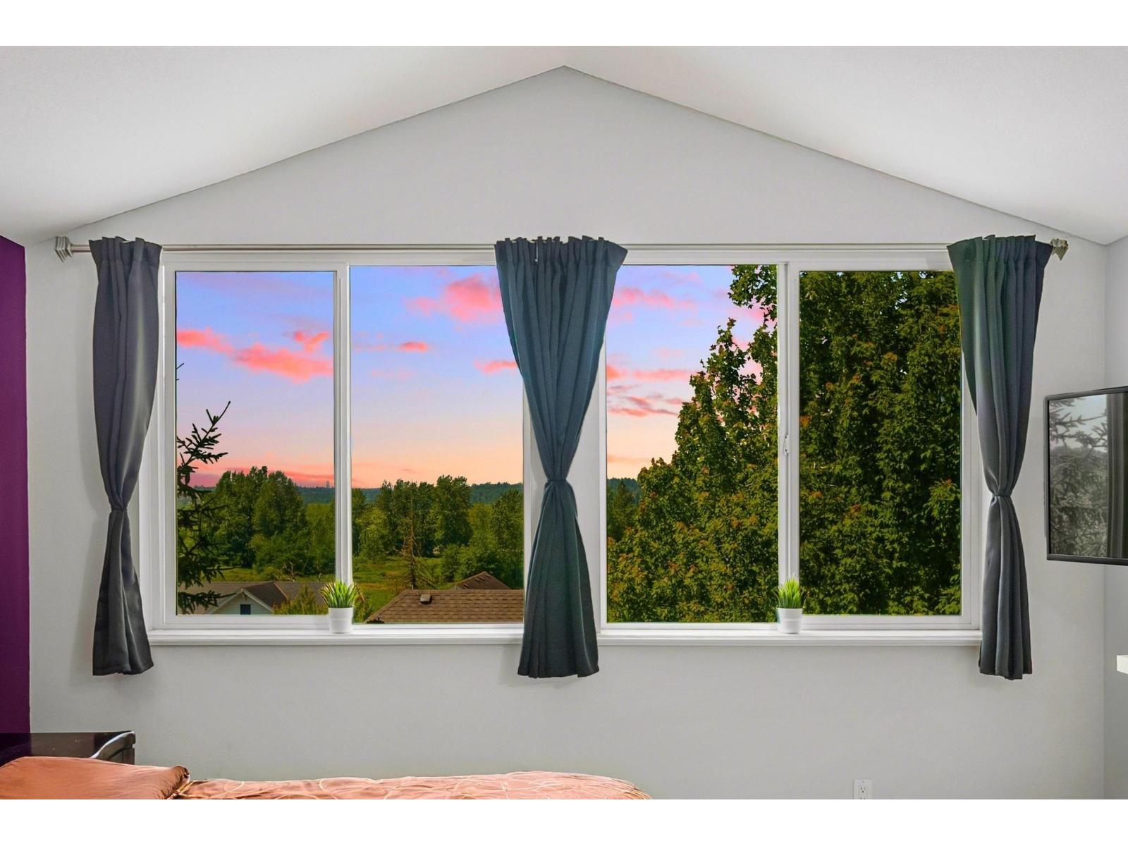 7037 178 Street Property Photo 21