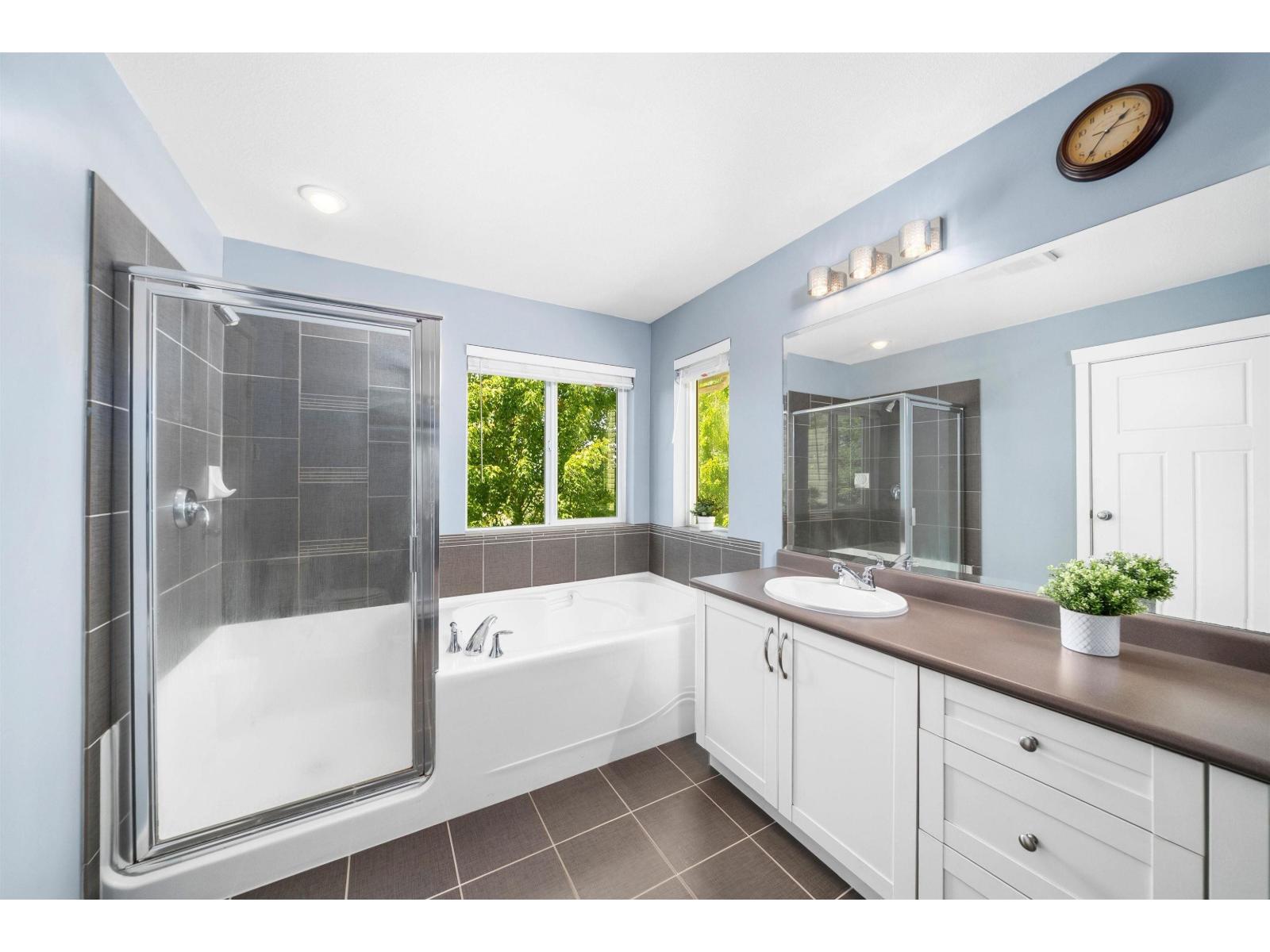 7037 178 Street Property Photo 22