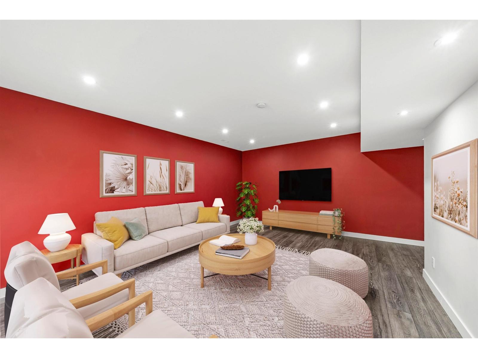 7037 178 Street Property Photo 27