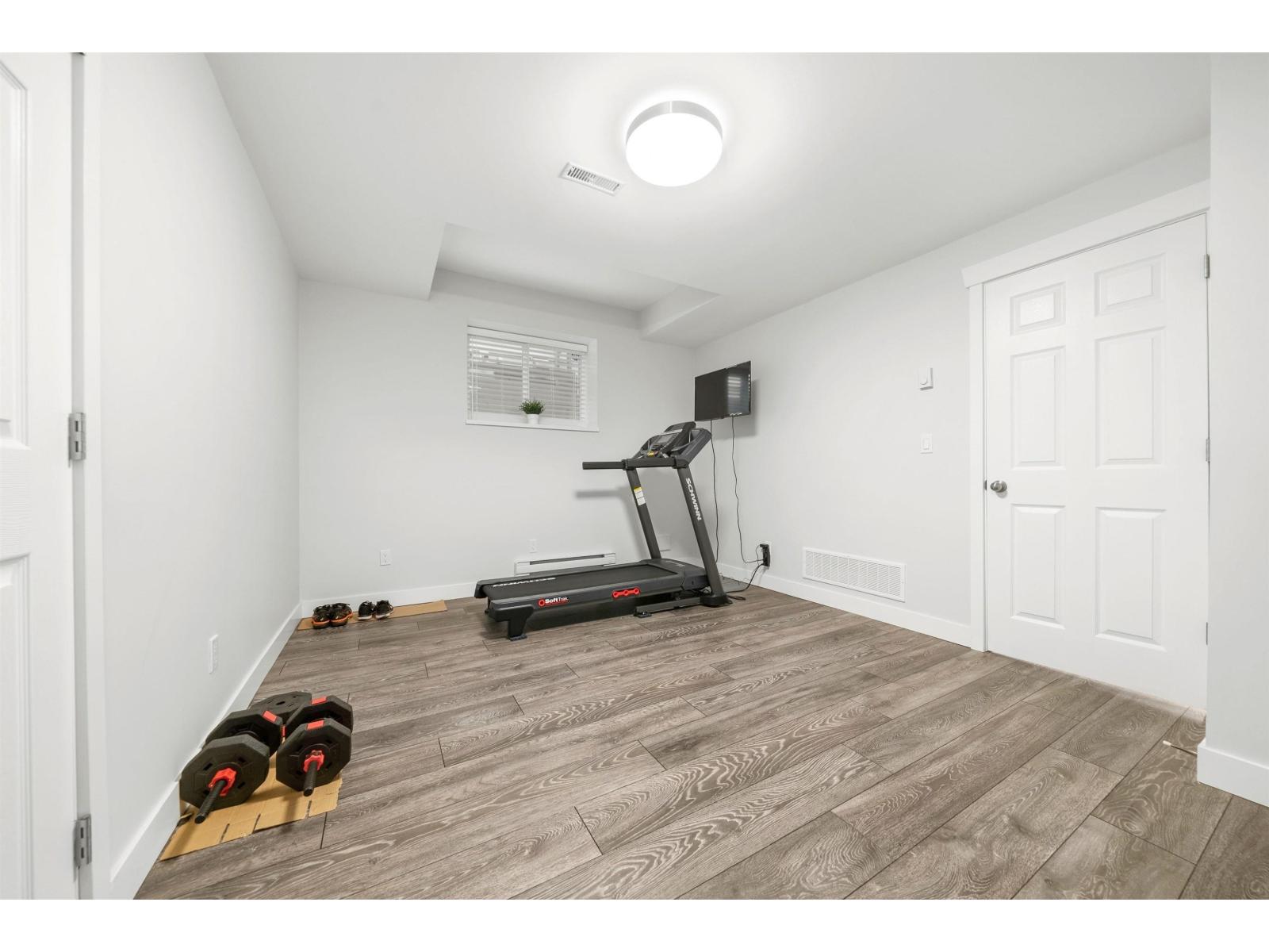 7037 178 Street Property Photo 32