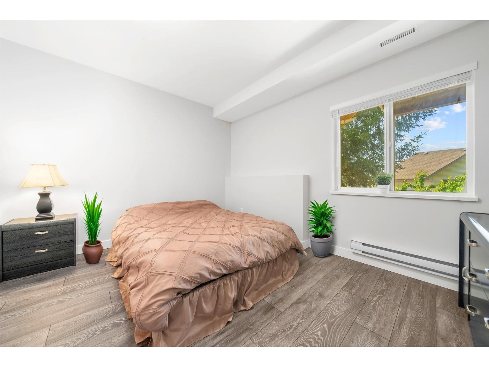 7037 178 Street Property Photo 33