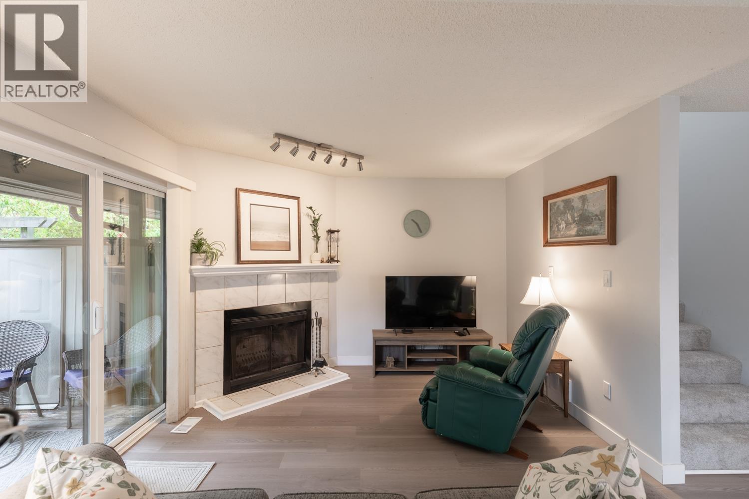 19 1174 Inlet Street Property Photo 3