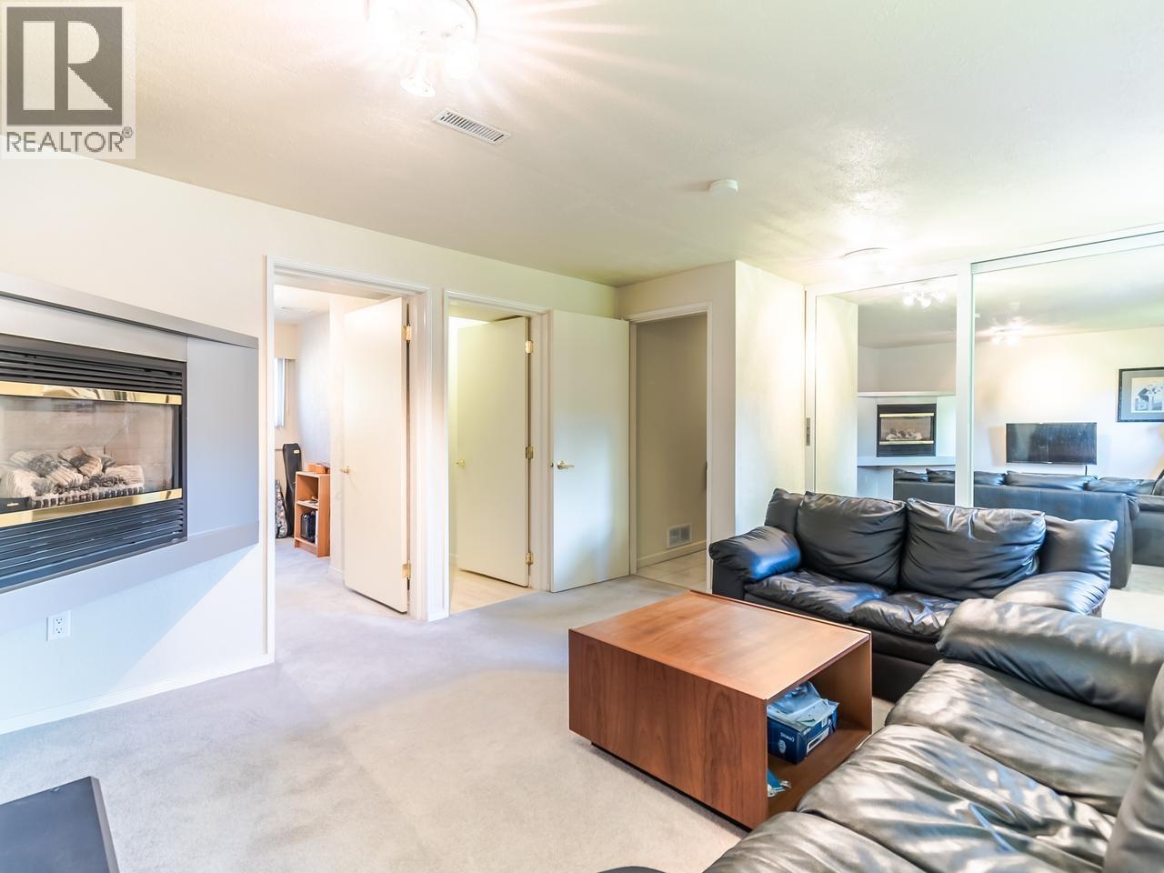 755 Egmont Avenue Property Photo 19