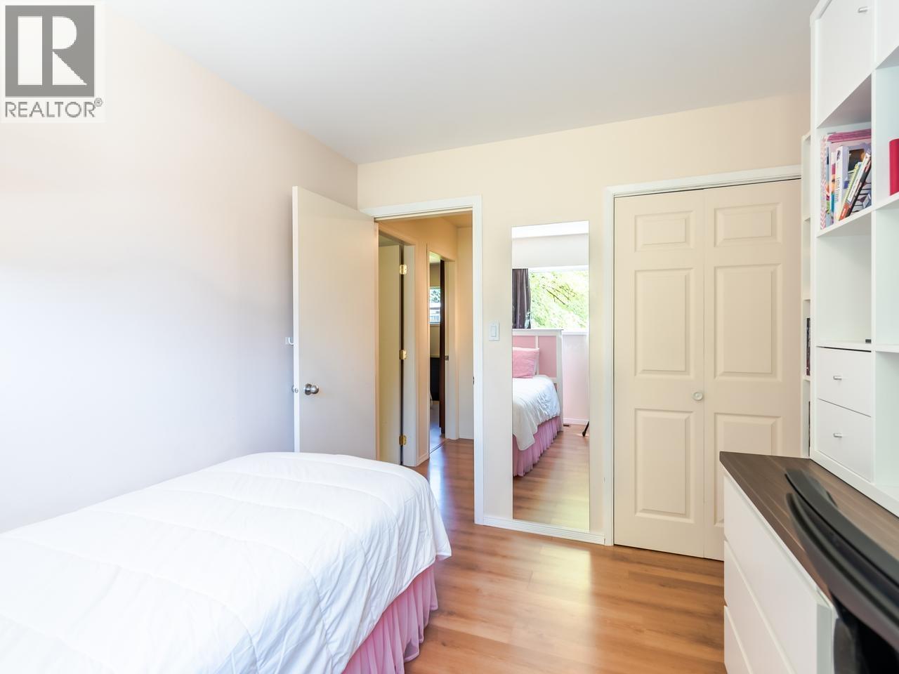 755 Egmont Avenue Property Photo 32