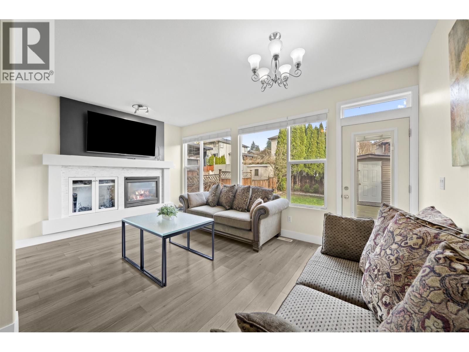 10292 242b Street Property Photo 2
