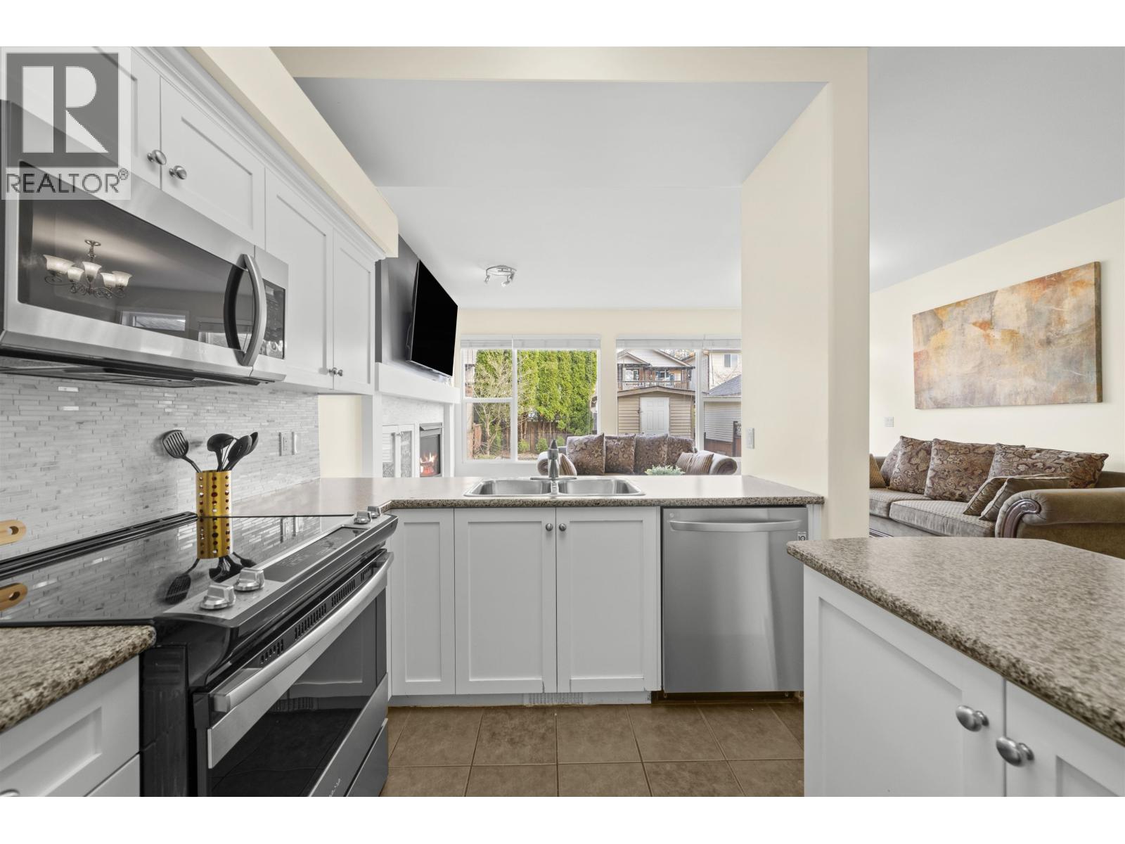 10292 242b Street Property Photo 6