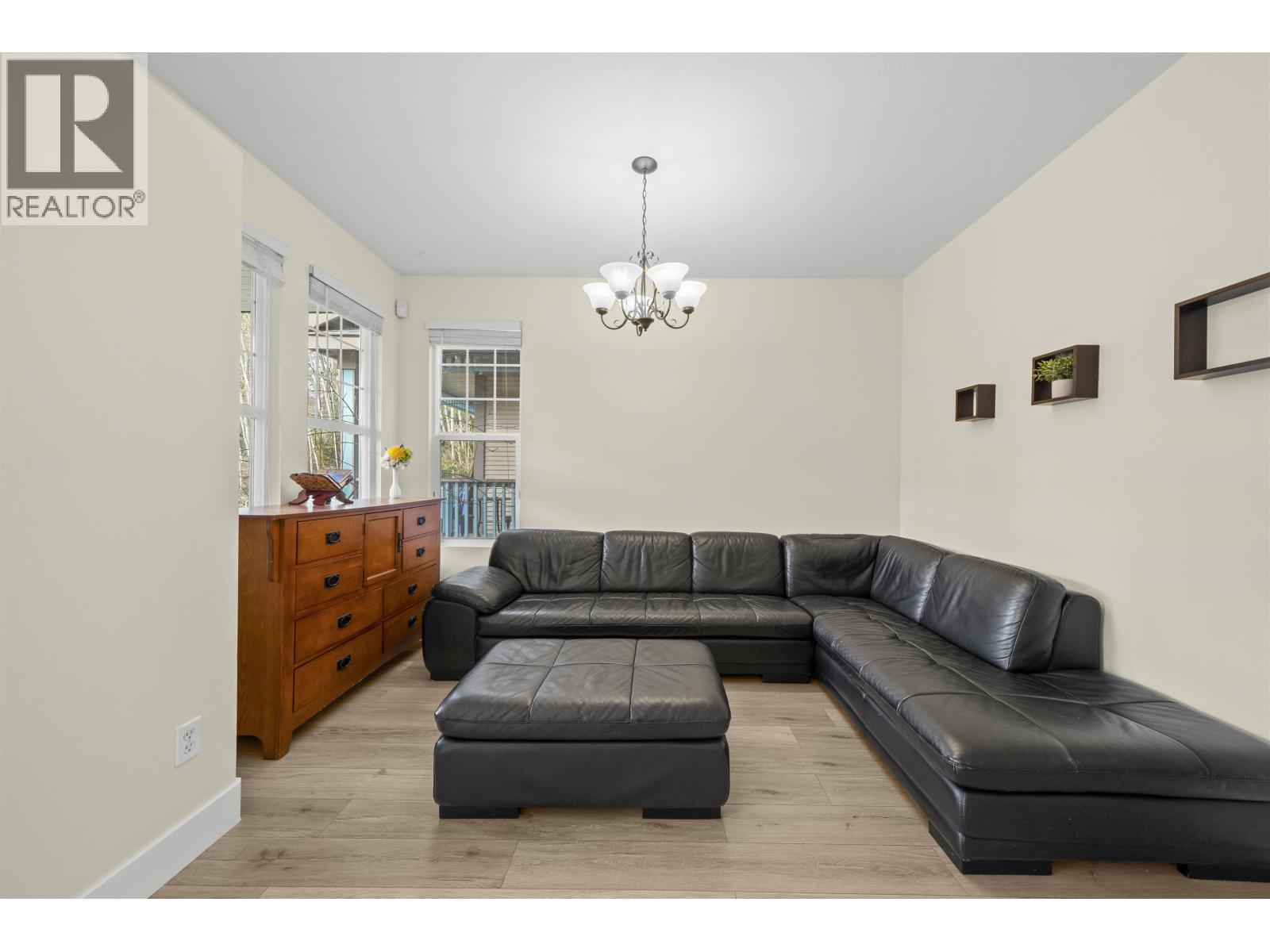 10292 242b Street Property Photo 9