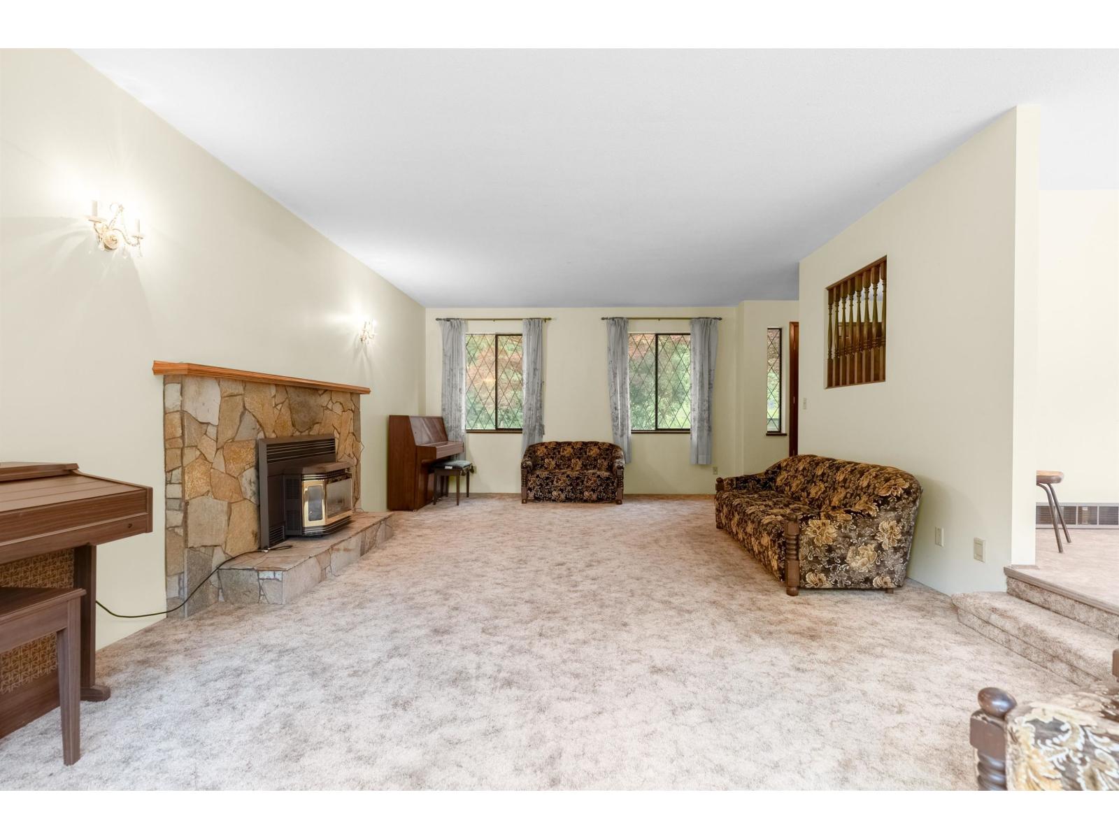 33746 Dlugosh Avenue Property Photo 5