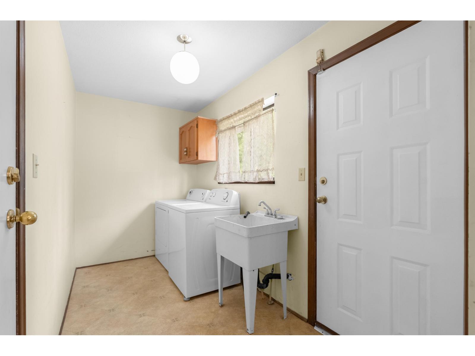 33746 Dlugosh Avenue Property Photo 13