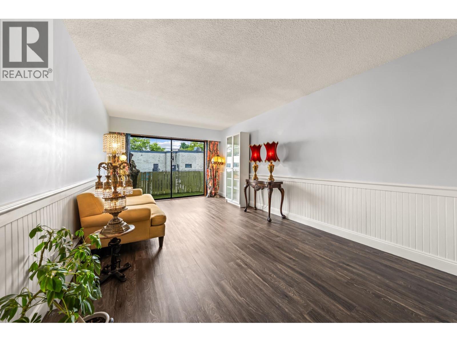 208 611 Blackford Street Property Photo 4