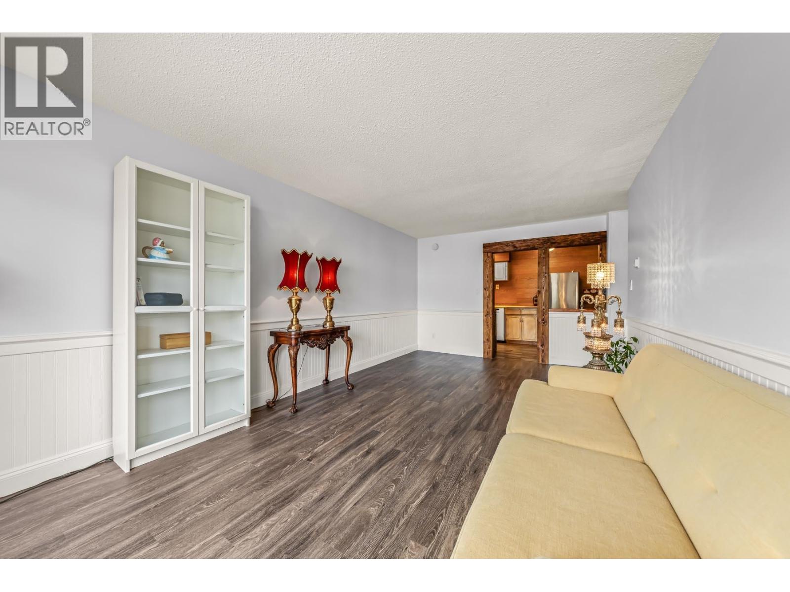 208 611 Blackford Street Property Photo 6