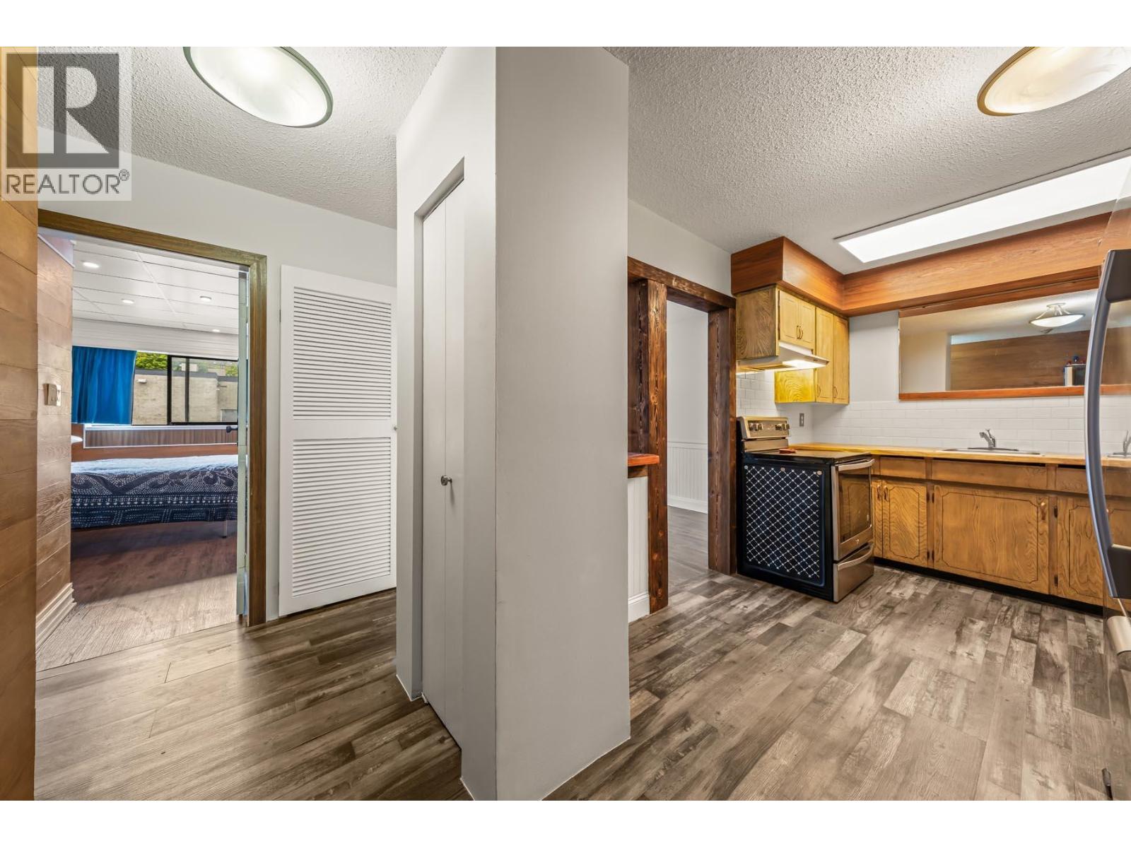 208 611 Blackford Street Property Photo 7