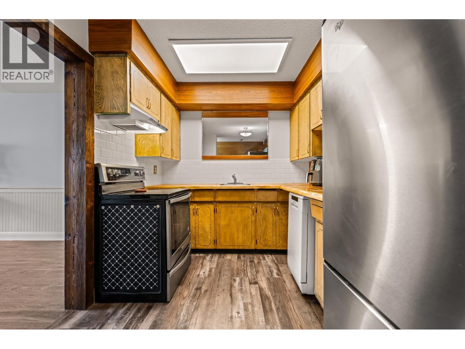 208 611 Blackford Street Property Photo 8