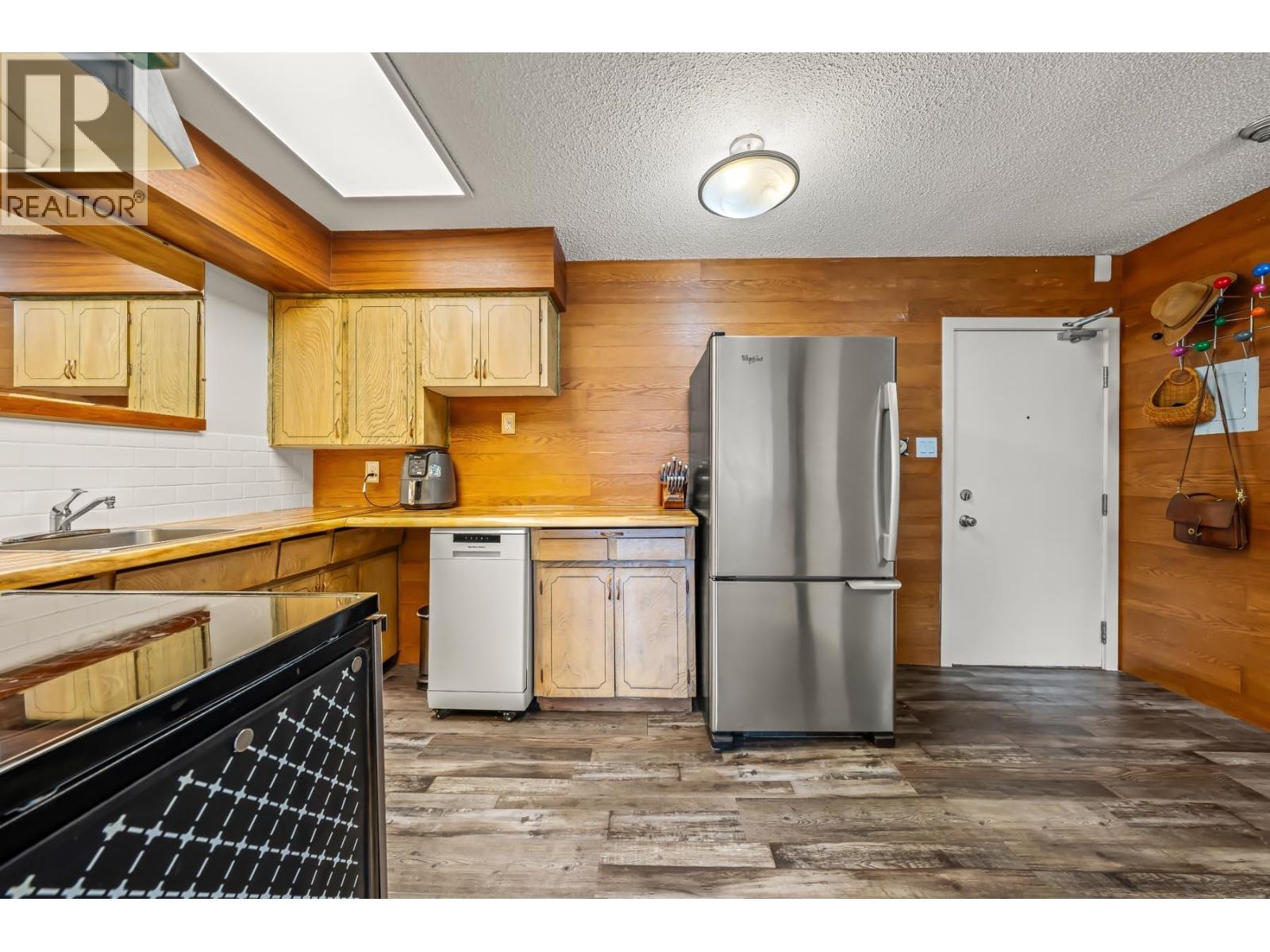208 611 Blackford Street Property Photo 10