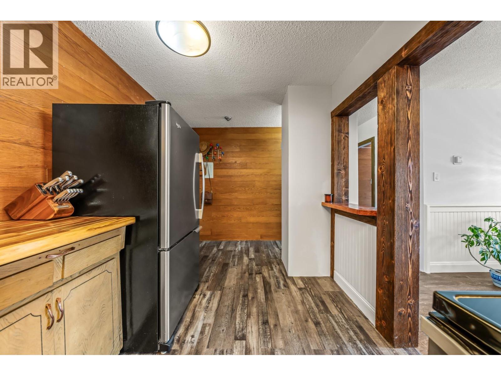 208 611 Blackford Street Property Photo 12