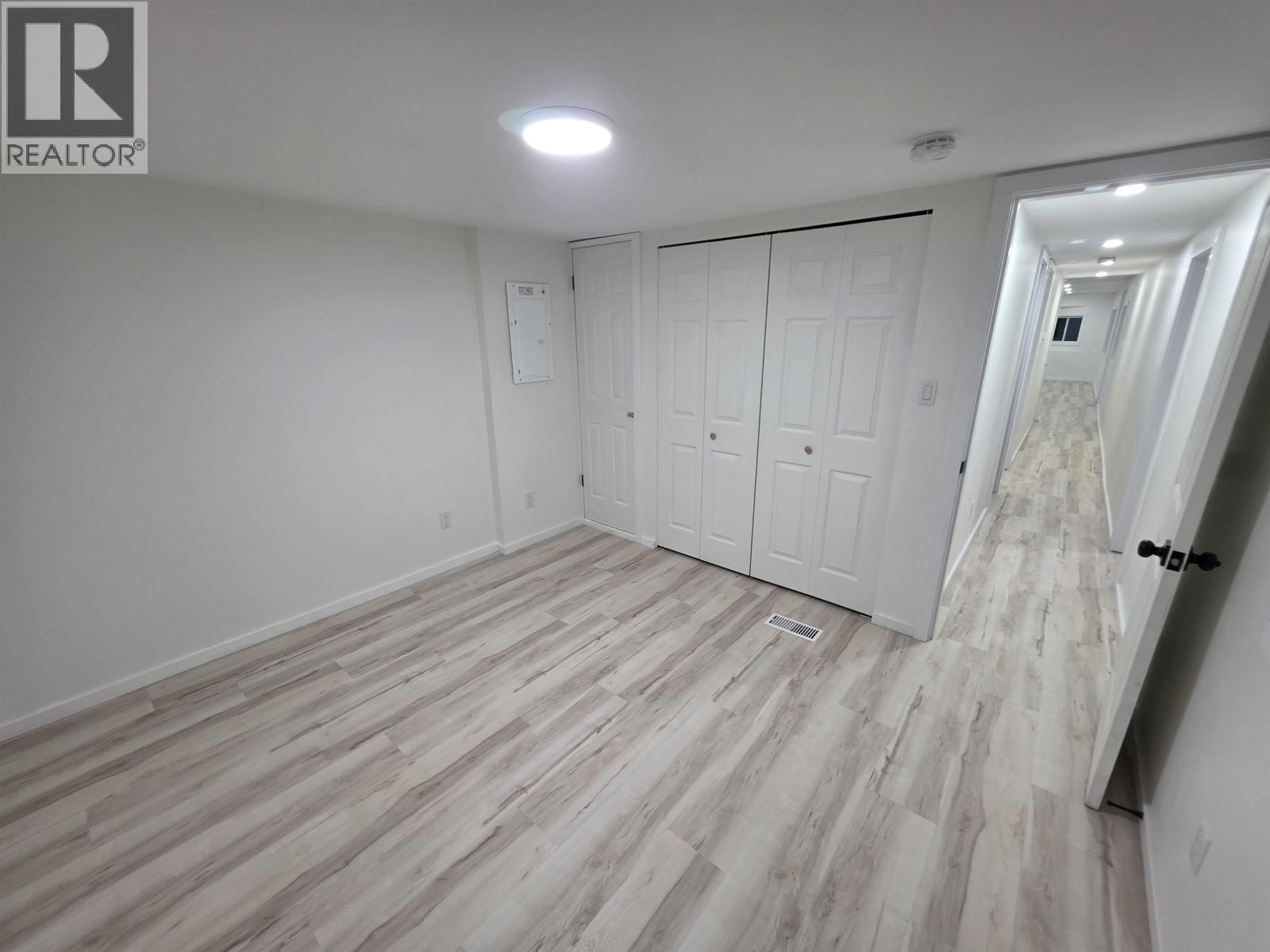 7 4625 Graham Avenue Property Photo 9