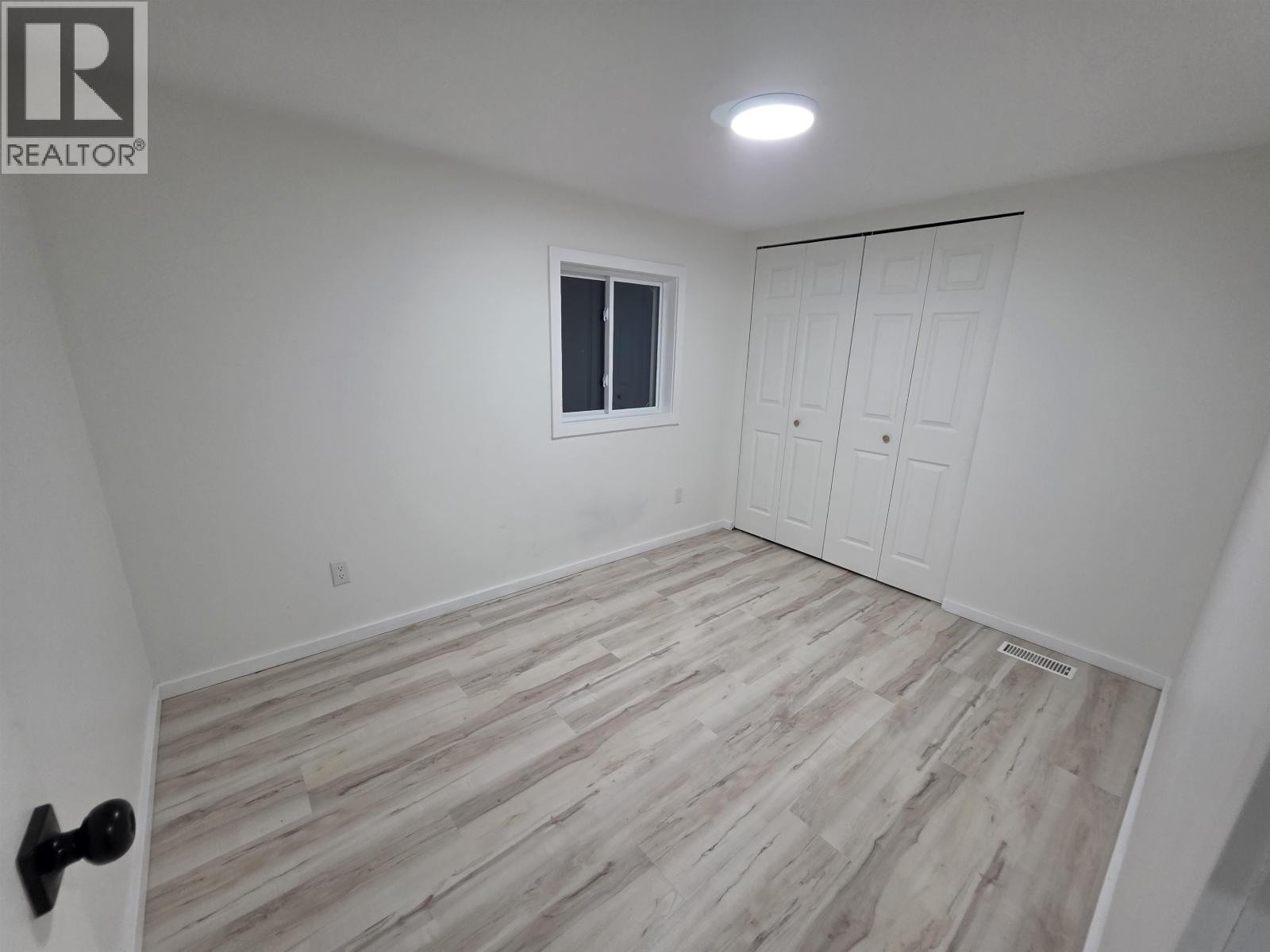 7 4625 Graham Avenue Property Photo 11