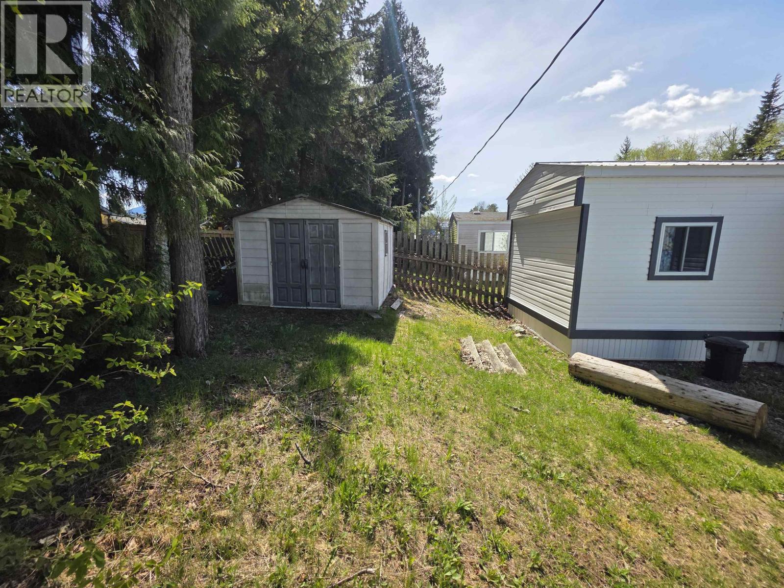 7 4625 Graham Avenue Property Photo 17