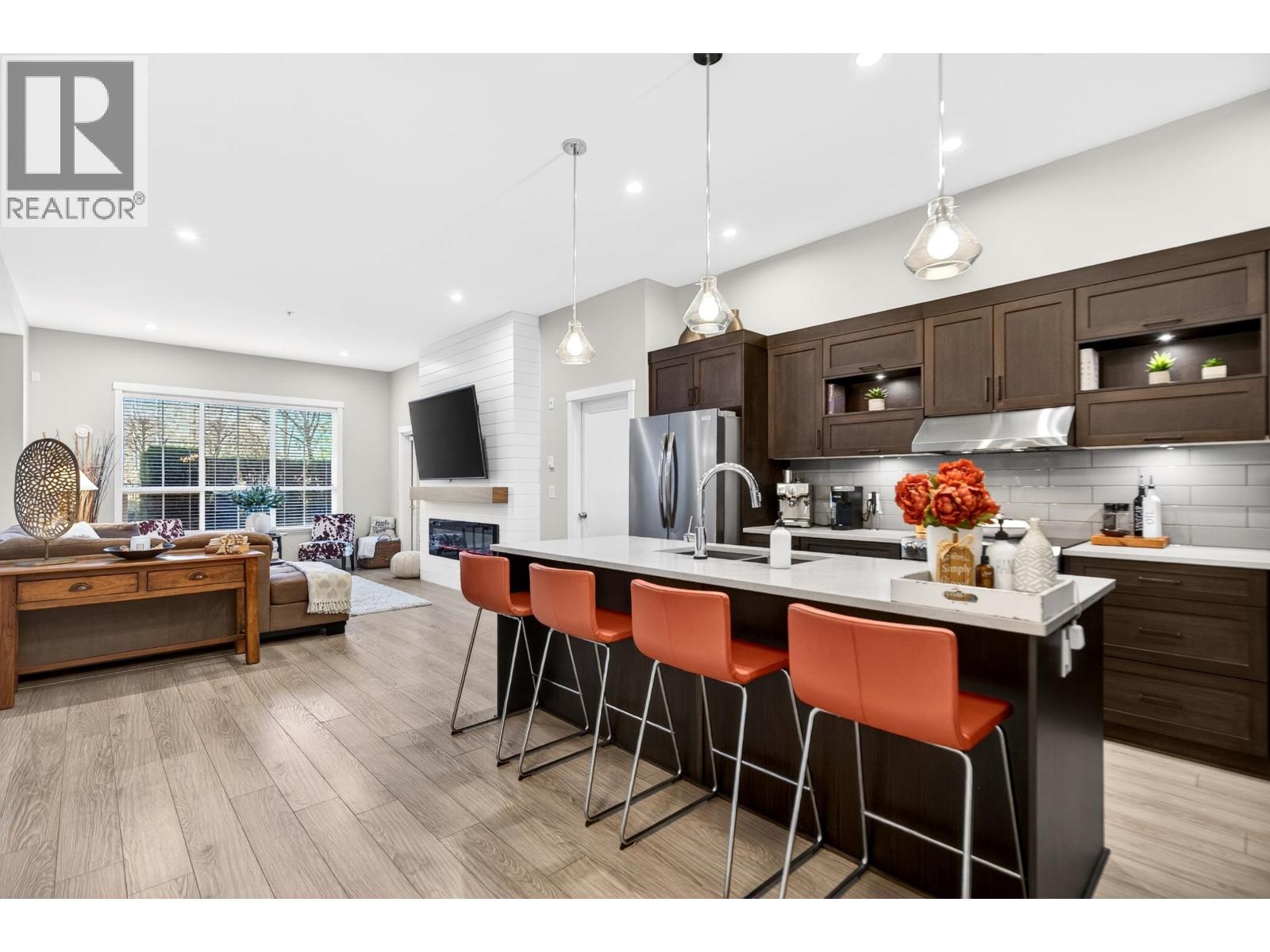 103 12367 224 STREET Property Photo 1