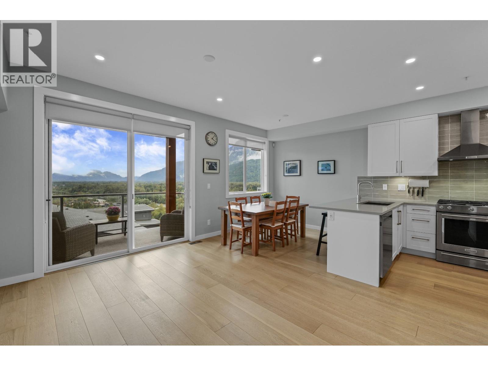 5 41365 Skyridge Place Property Photo 8