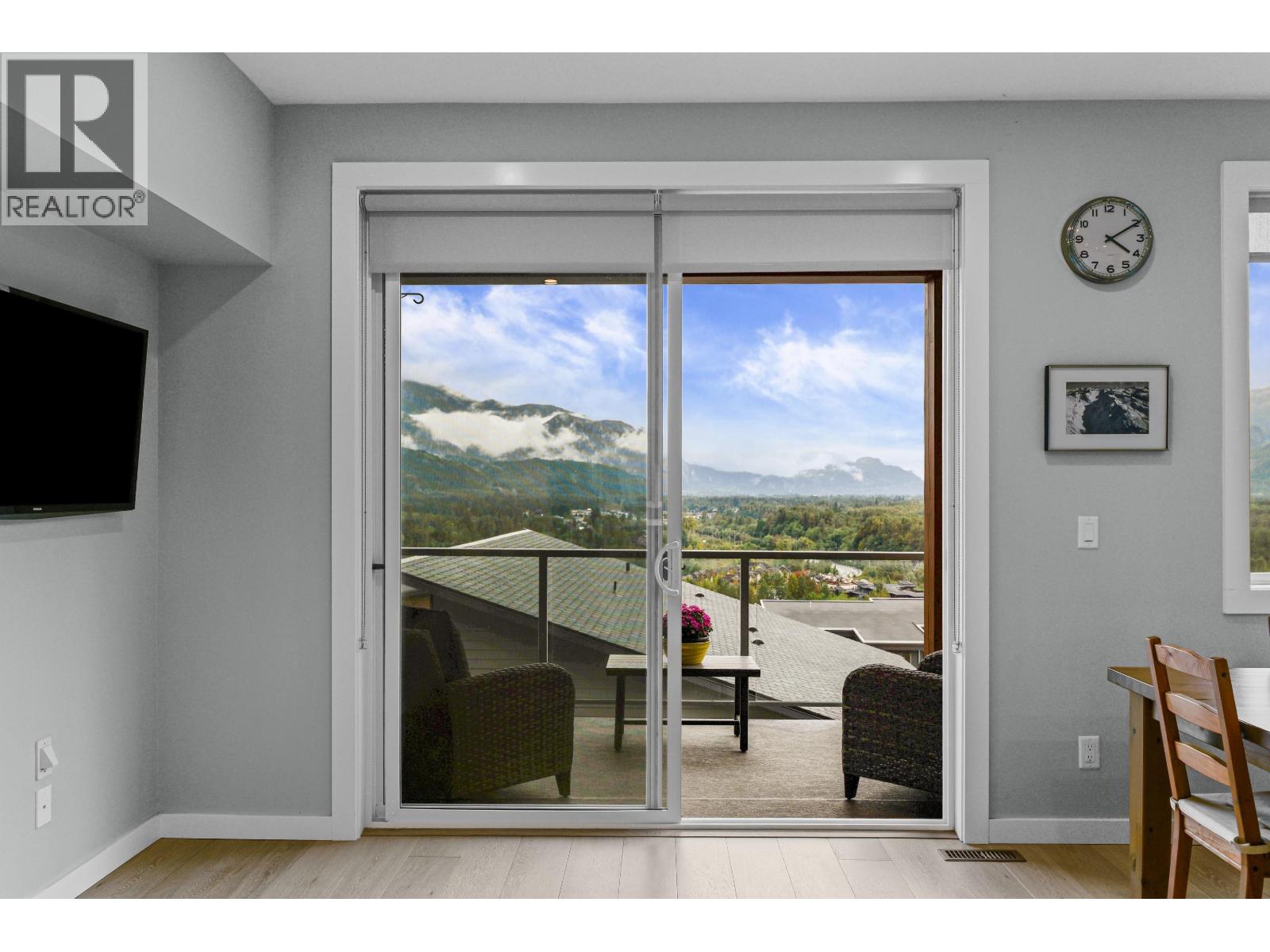 5 41365 Skyridge Place Property Photo 11